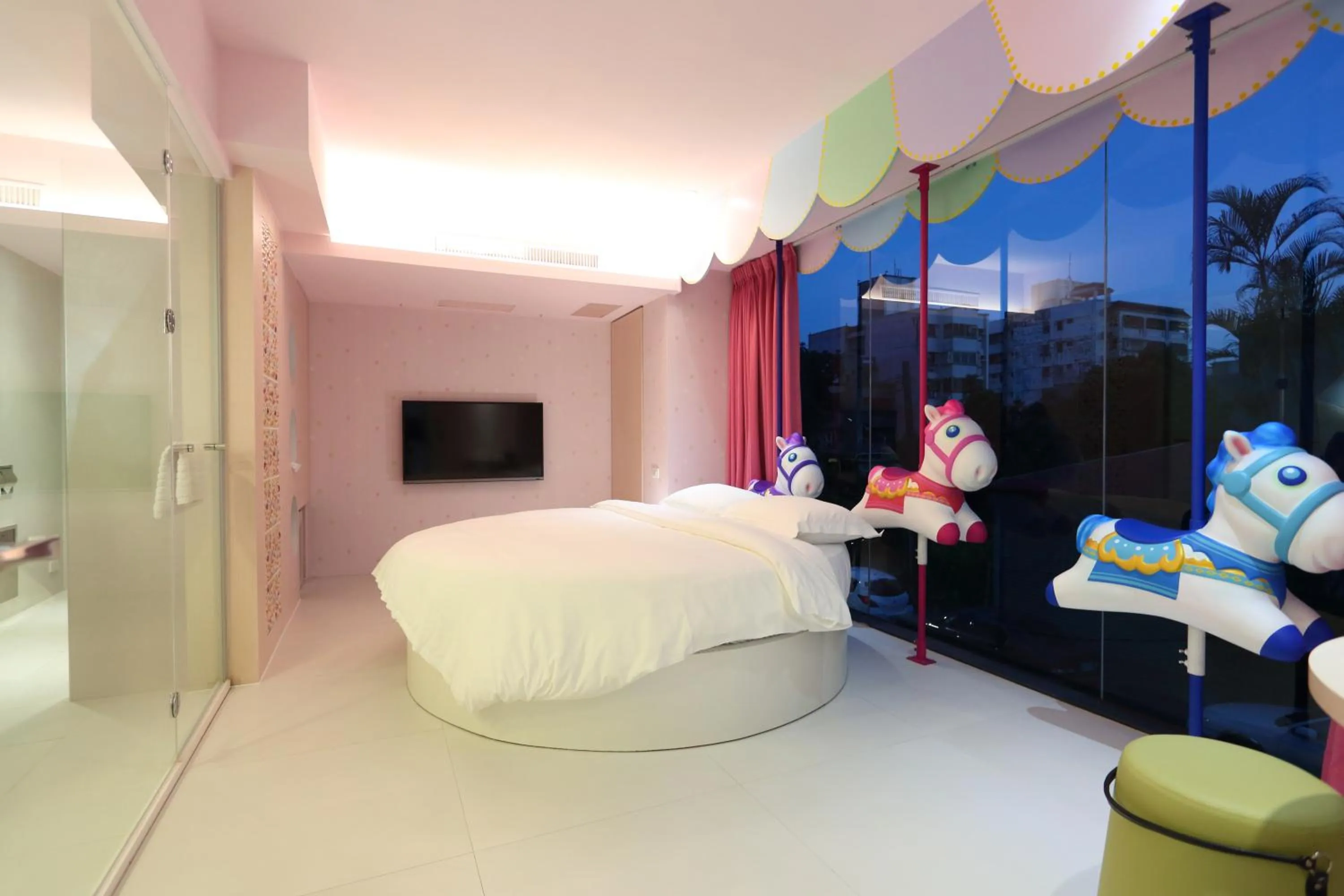 Bedroom, Bed in The Fantasy Apartment