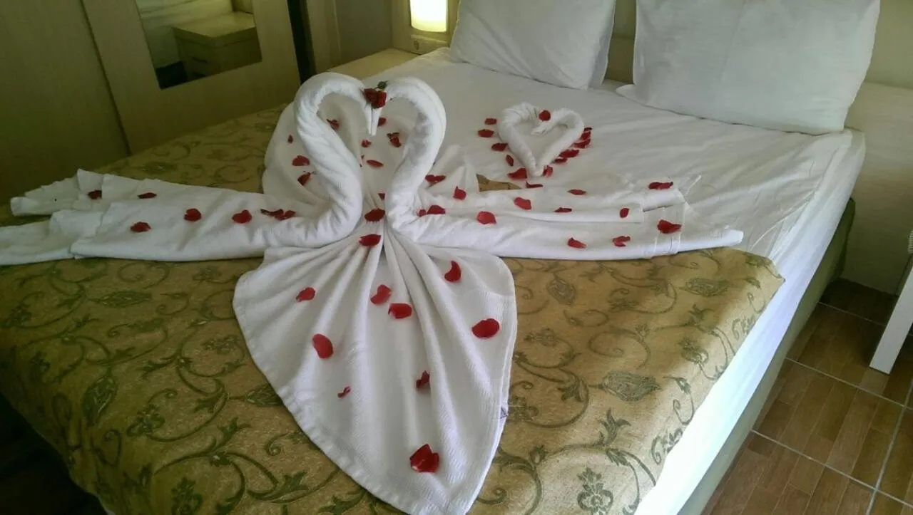 Bedroom, Bed in MG Moms Hotel