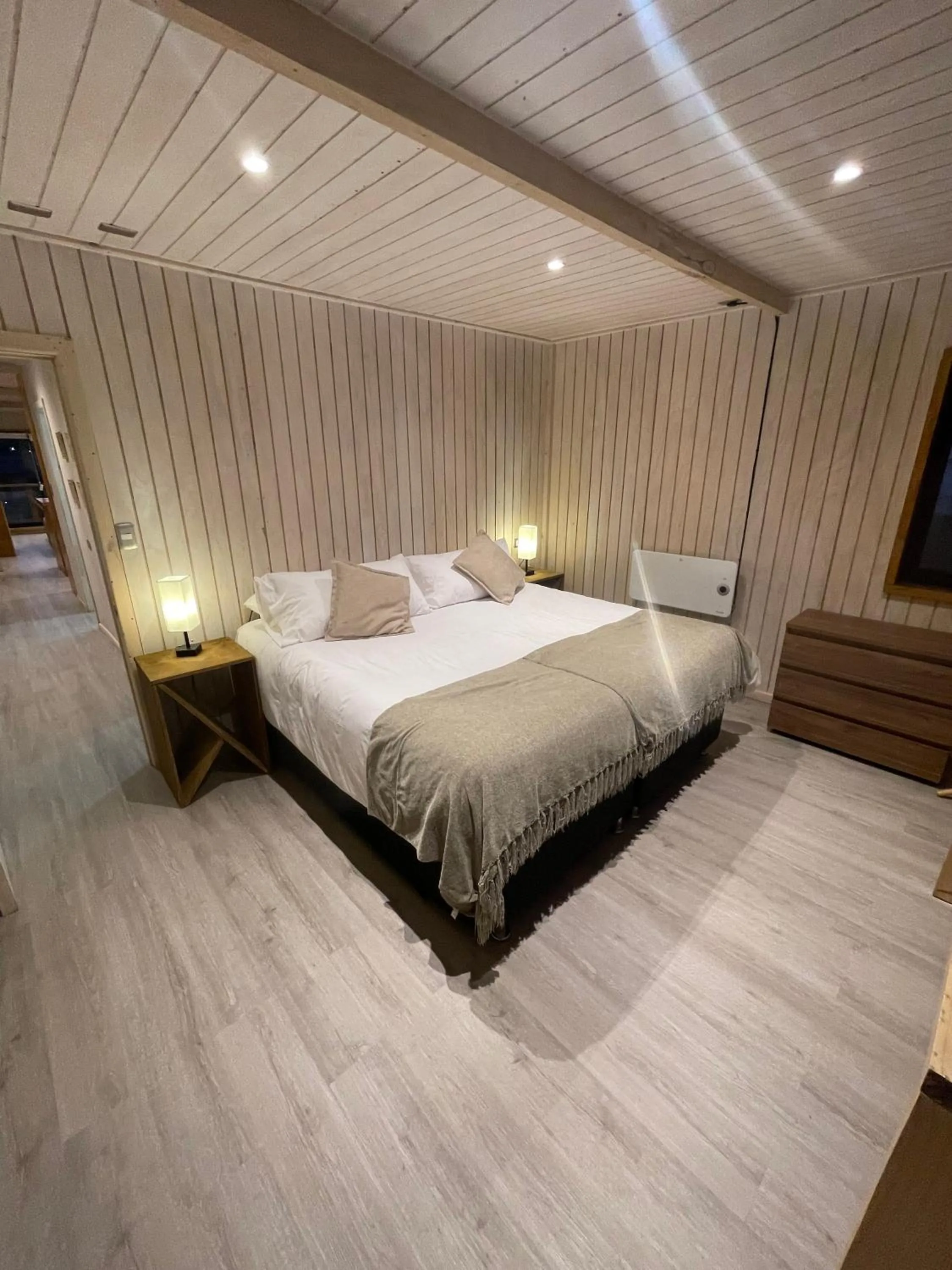 Photo of the whole room, Bed in Hotel Puerto Madera