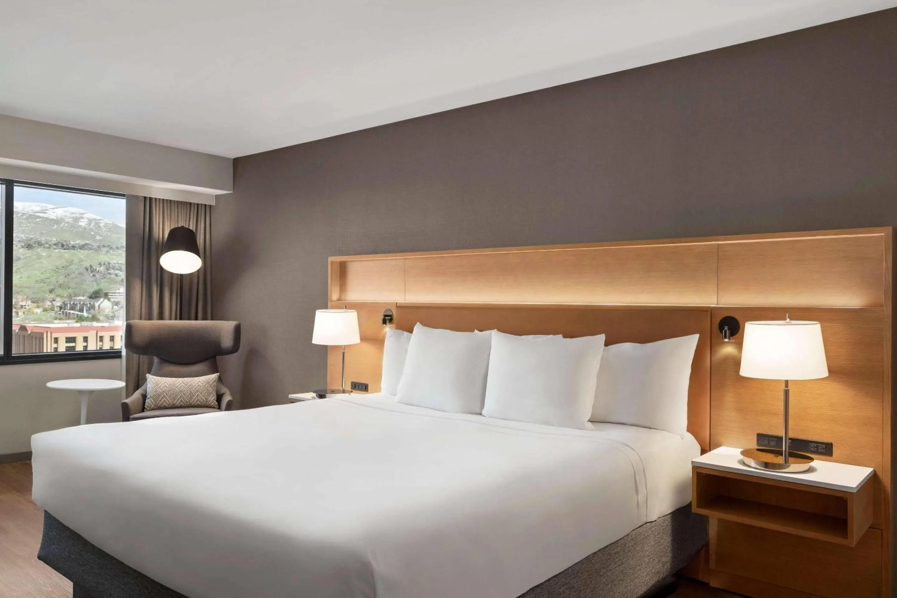 Bedroom, Bed in Radisson Hotel Salt Lake City Downtown