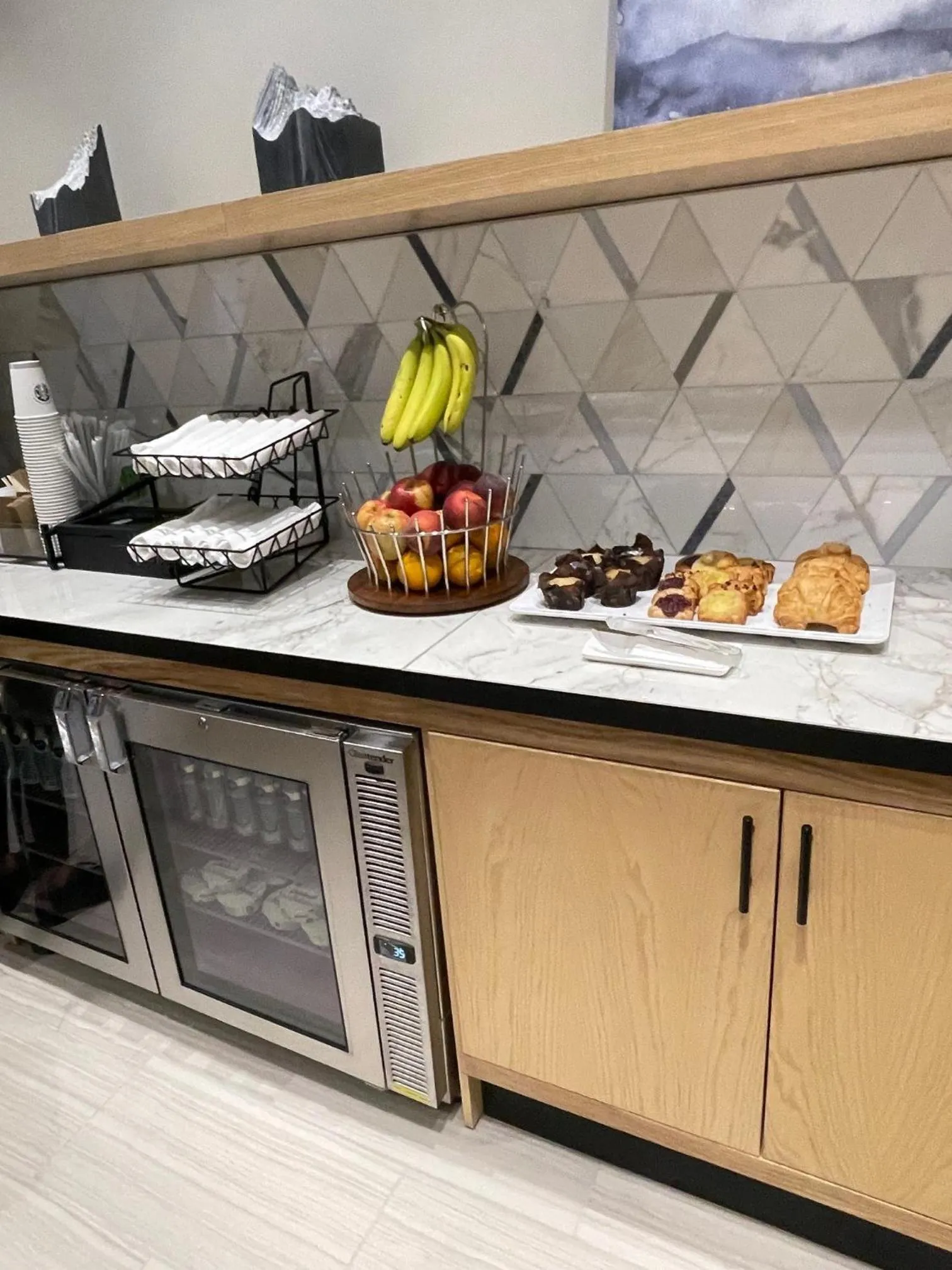 Restaurant/places to eat in Radisson Hotel Salt Lake City Downtown