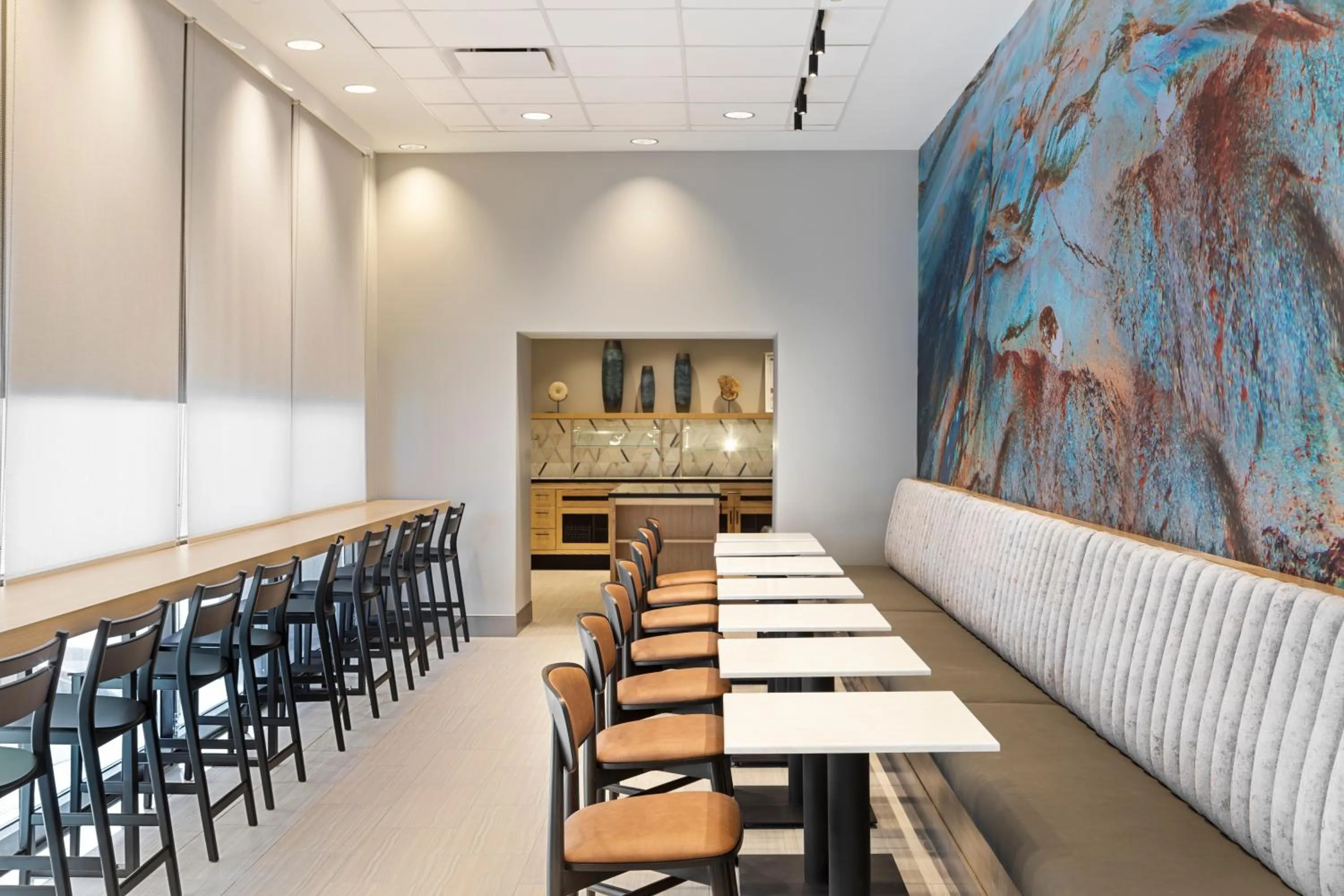 Restaurant/places to eat in Radisson Hotel Salt Lake City Downtown