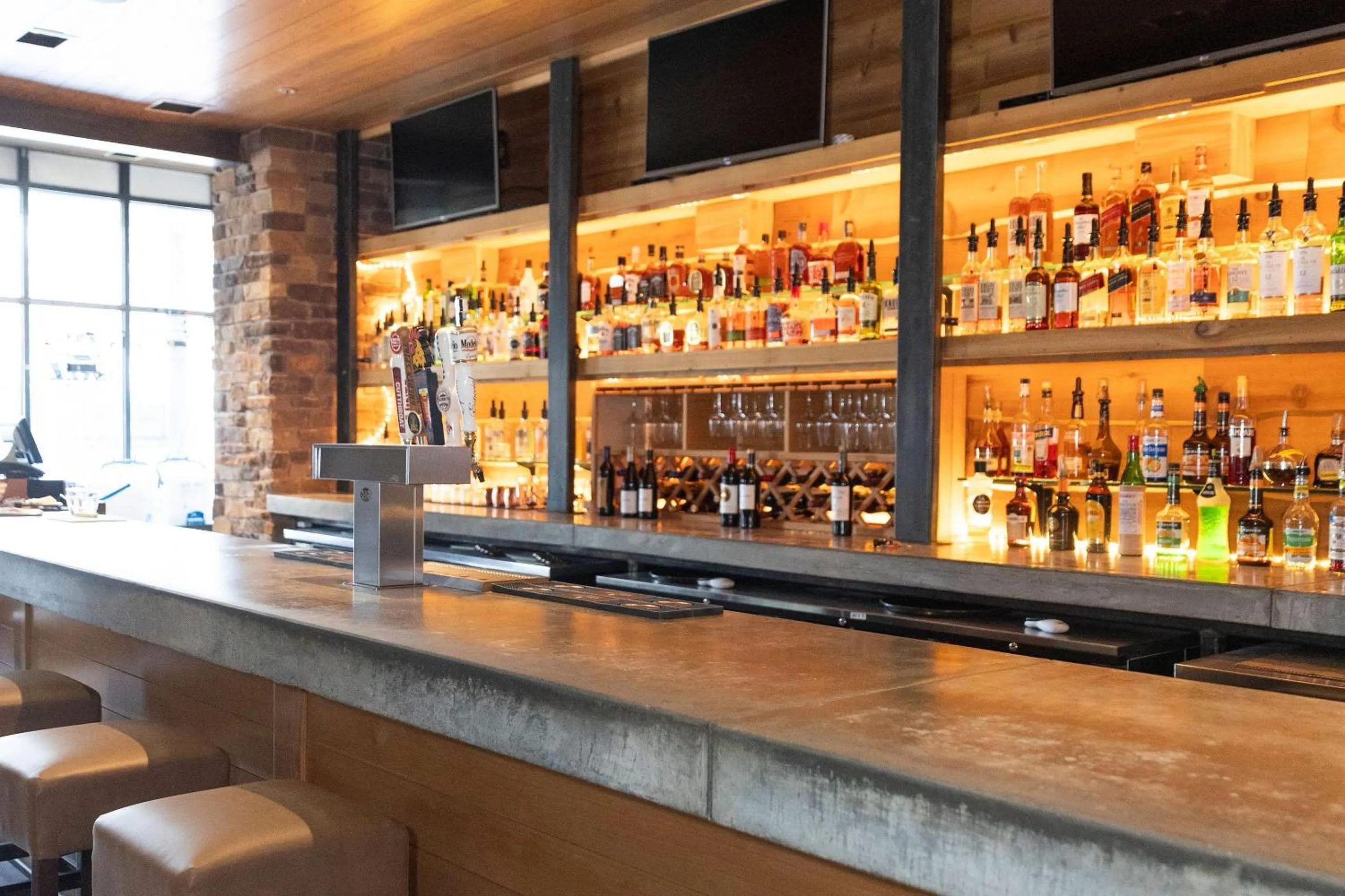 Restaurant/places to eat in Radisson Hotel Salt Lake City Downtown