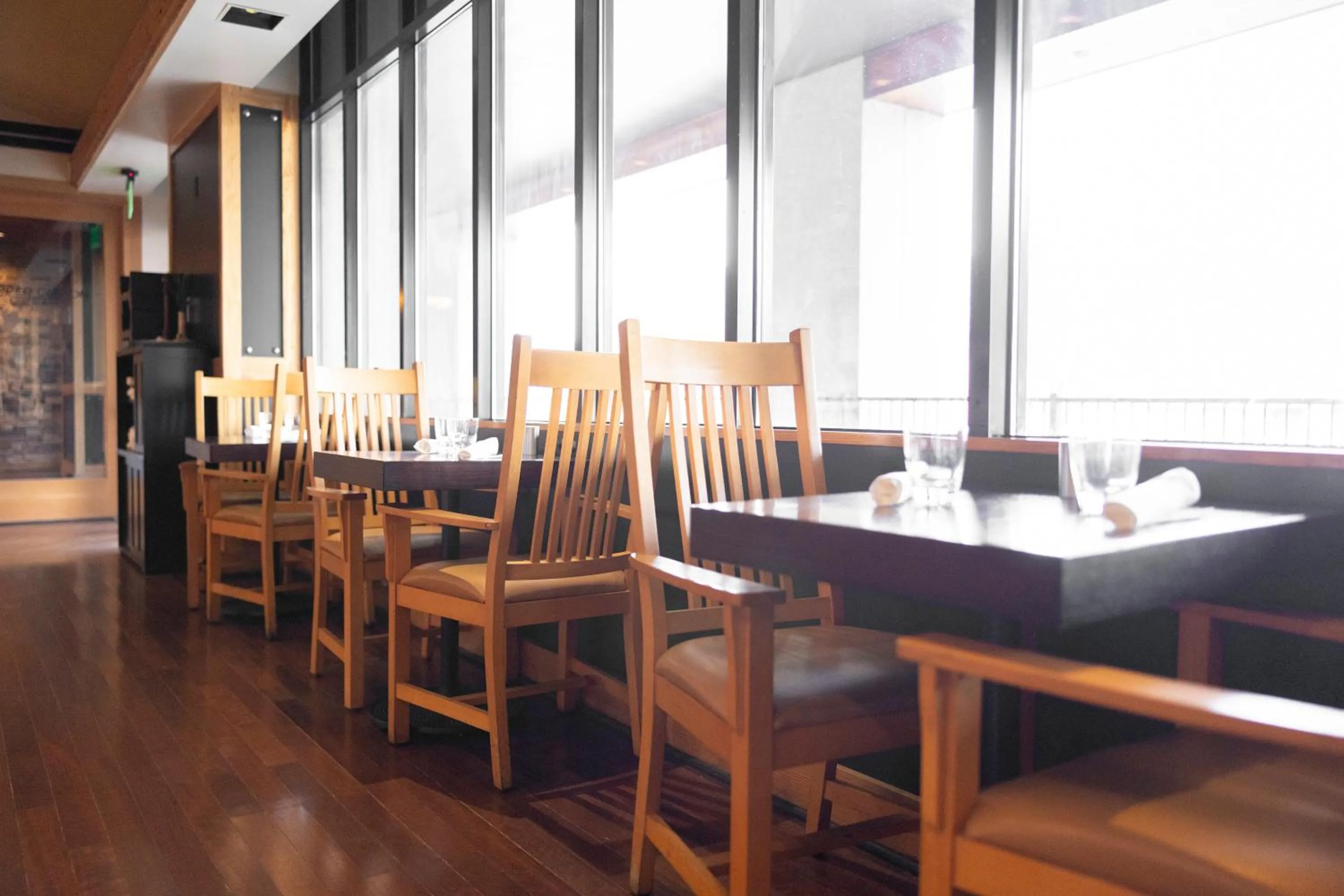 Restaurant/places to eat in Radisson Hotel Salt Lake City Downtown