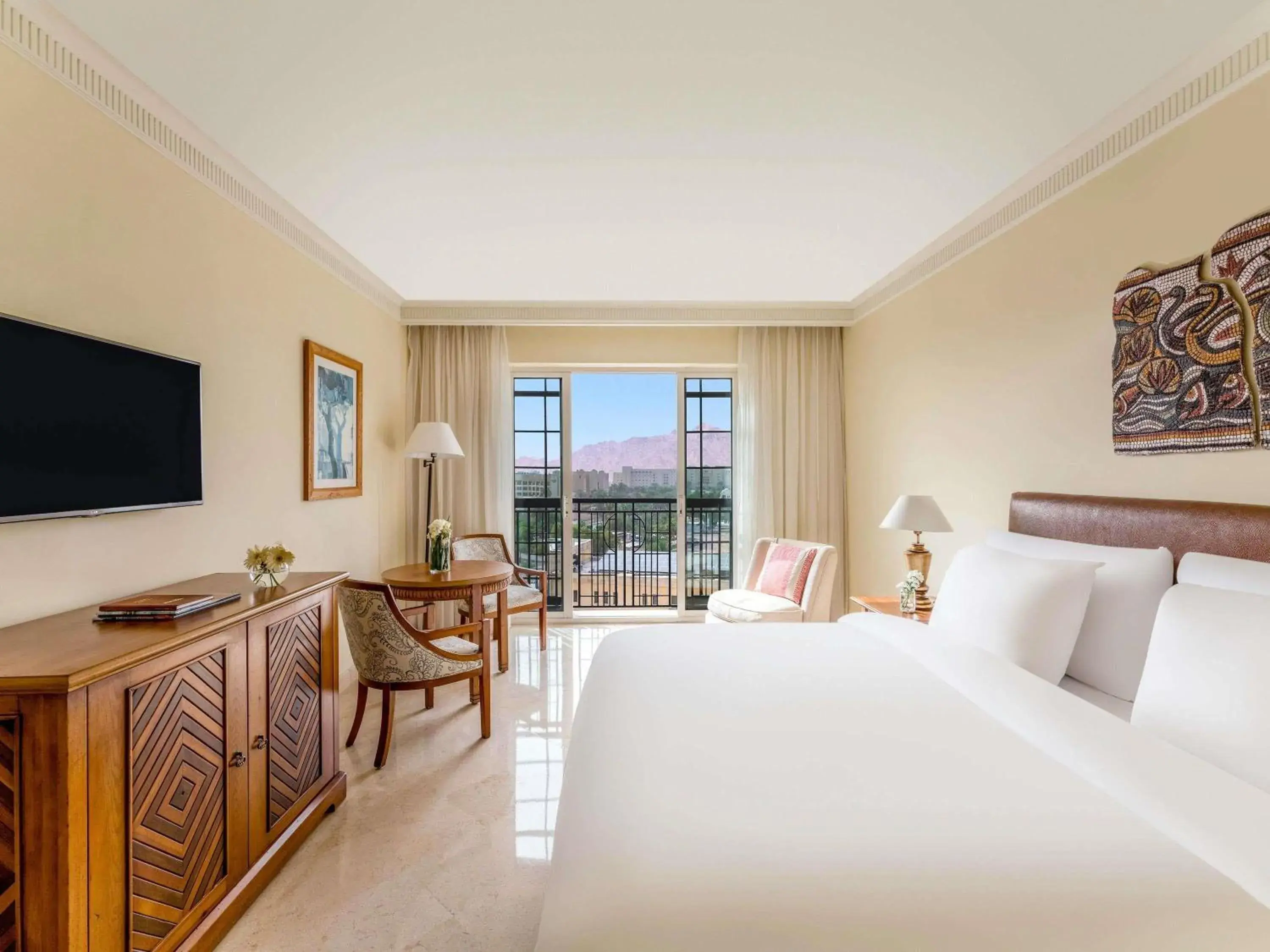 Deluxe King Room in Mövenpick Resort & Residences Aqaba Deluxe King Room in Mövenpick Resort & Residences Aqaba