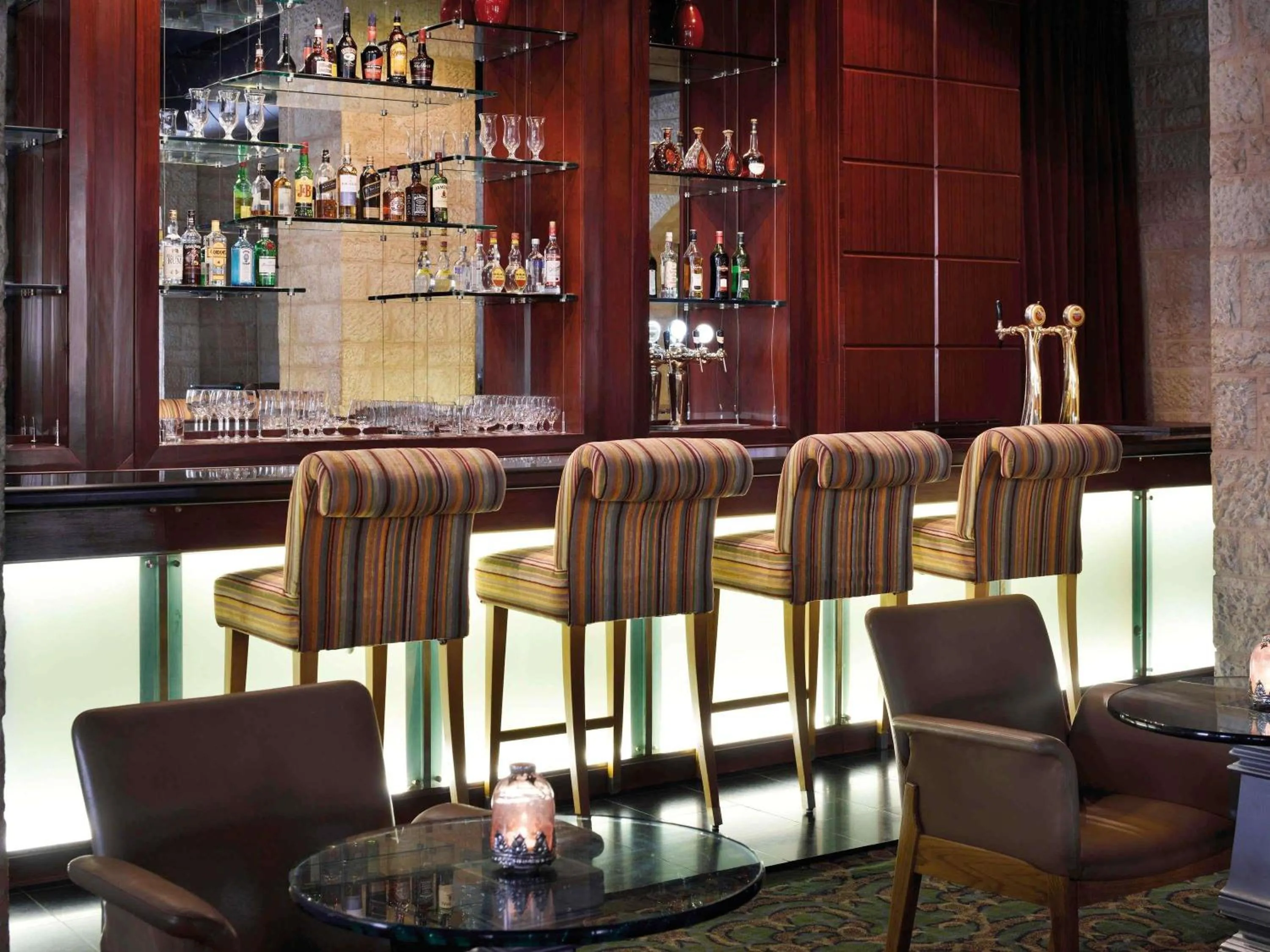 Lounge or bar in Mövenpick Resort & Residences Aqaba
