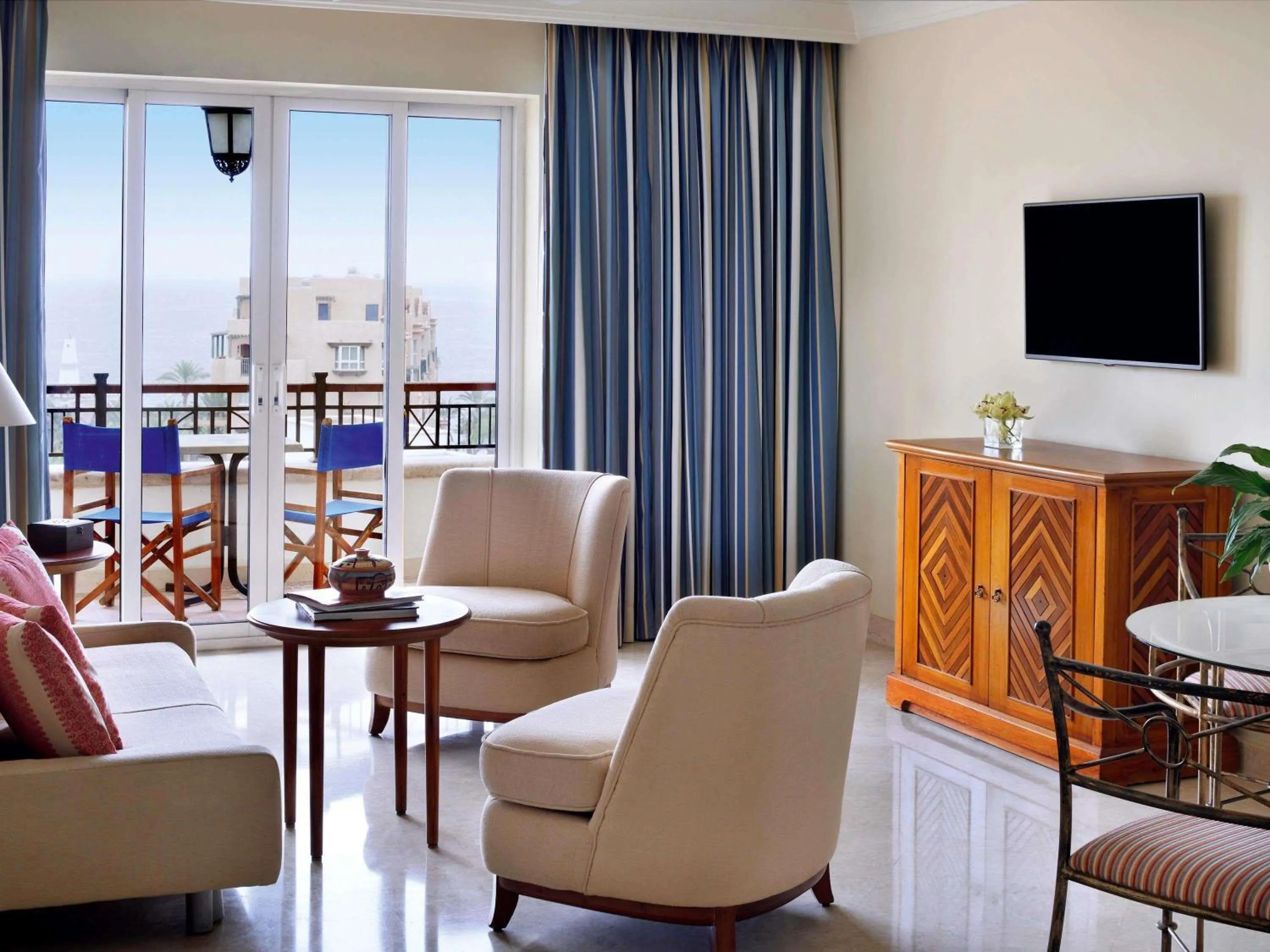 Executive Suite with Sea View in Mövenpick Resort & Residences Aqaba
