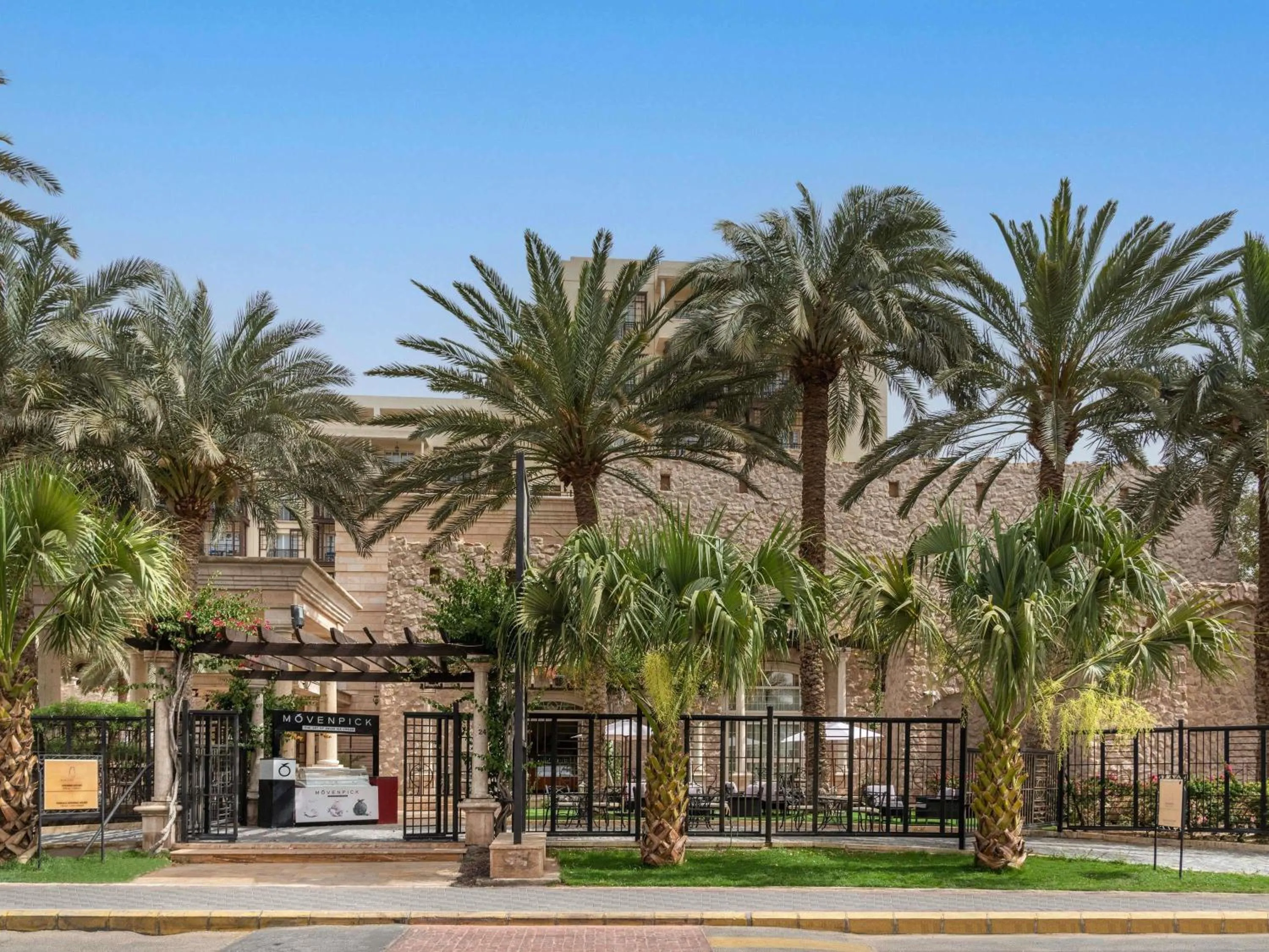 Golfcourse in Mövenpick Resort & Residences Aqaba