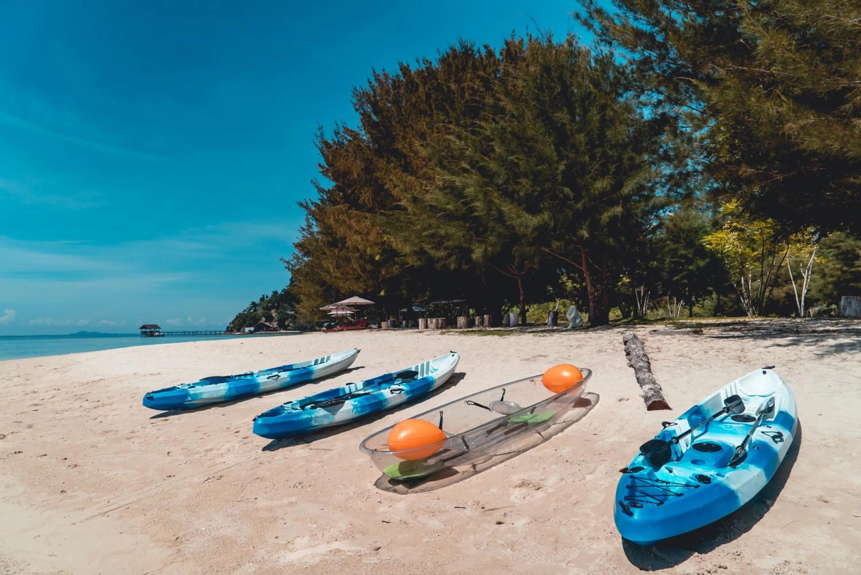 Beach in Ara Dinawan Island Resort