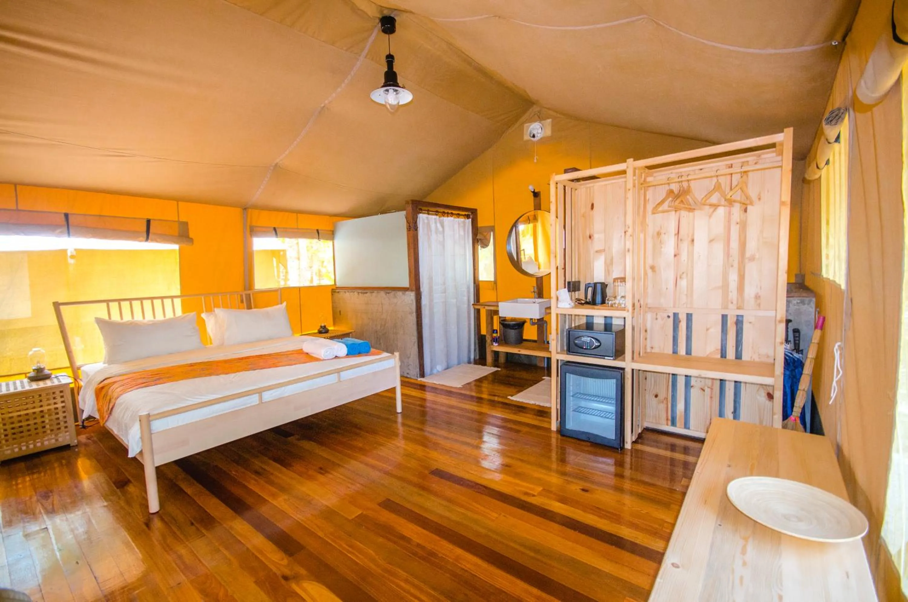 Bed in Ara Dinawan Island Resort