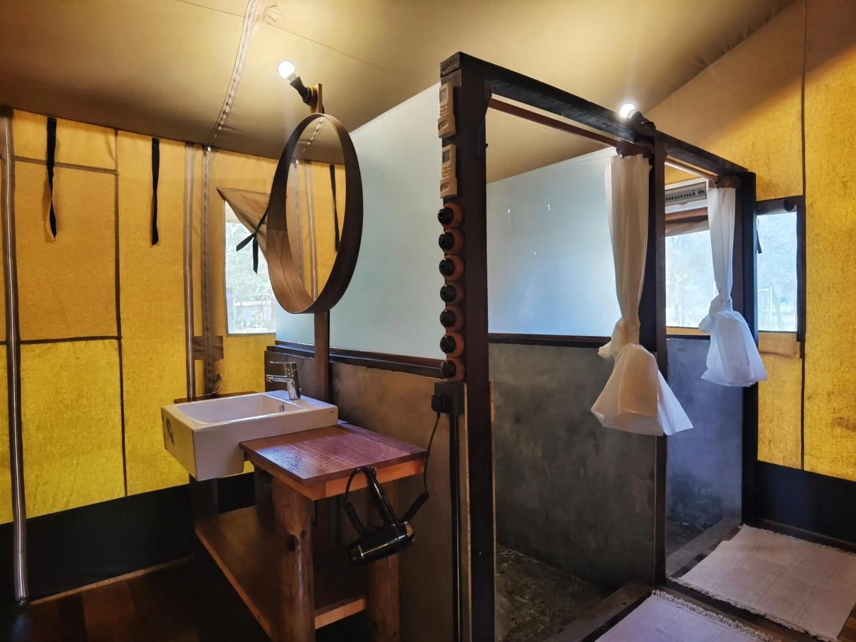 Family in Ara Dinawan Island Resort