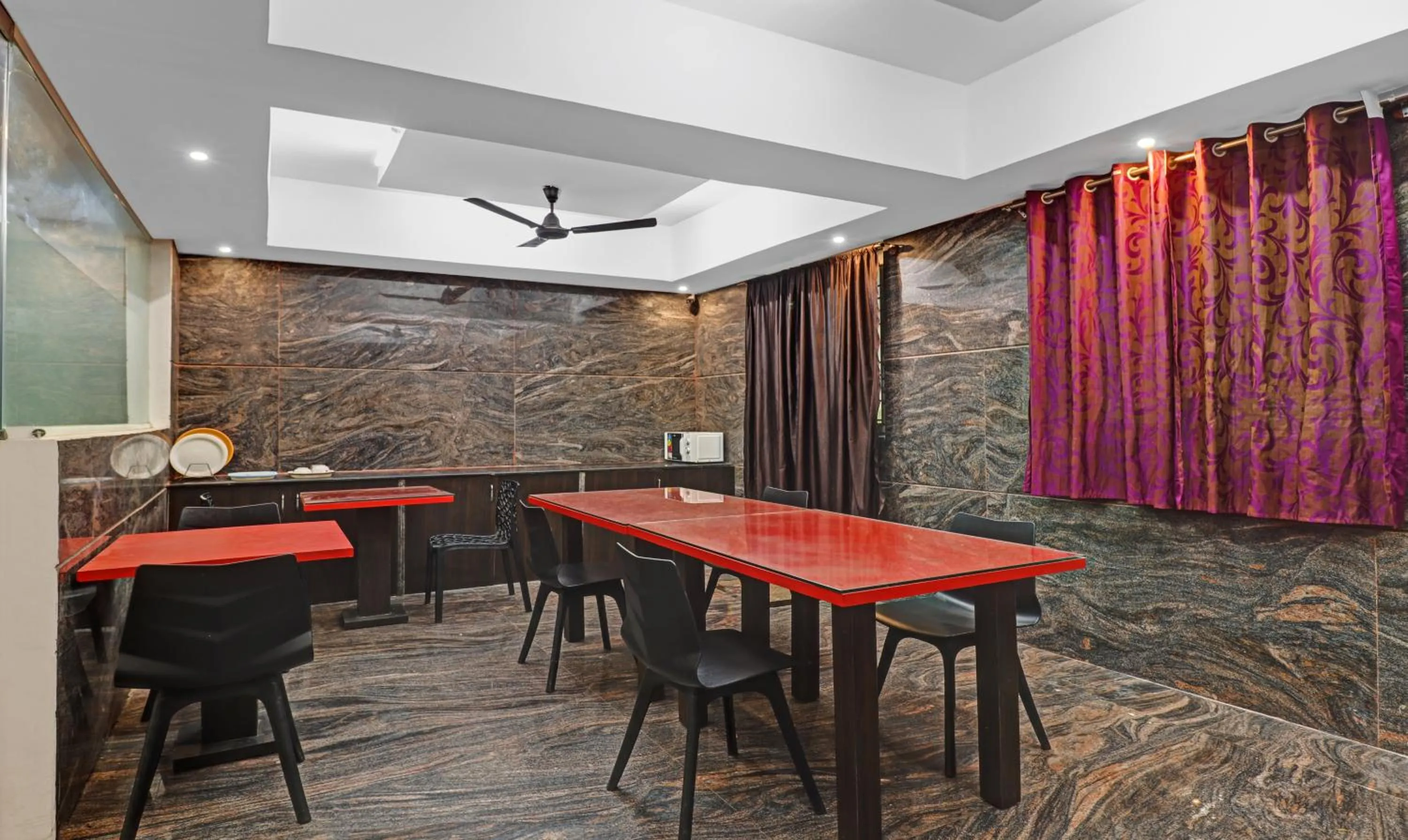 Restaurant/places to eat in Treebo JJ Residency