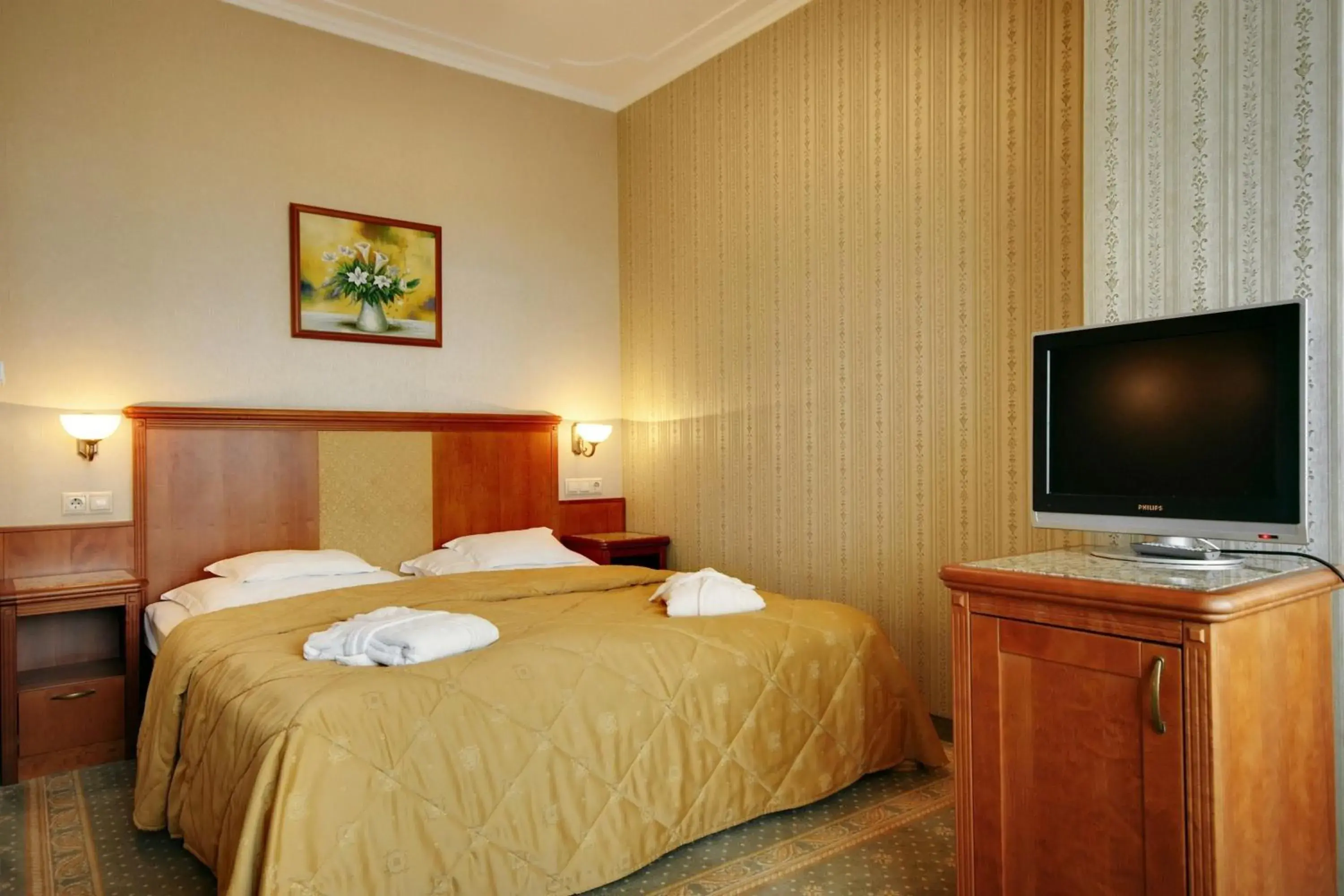 Standard Double or Twin Room in Elizabeth Hotel Standard Double or Twin Room in Elizabeth Hotel