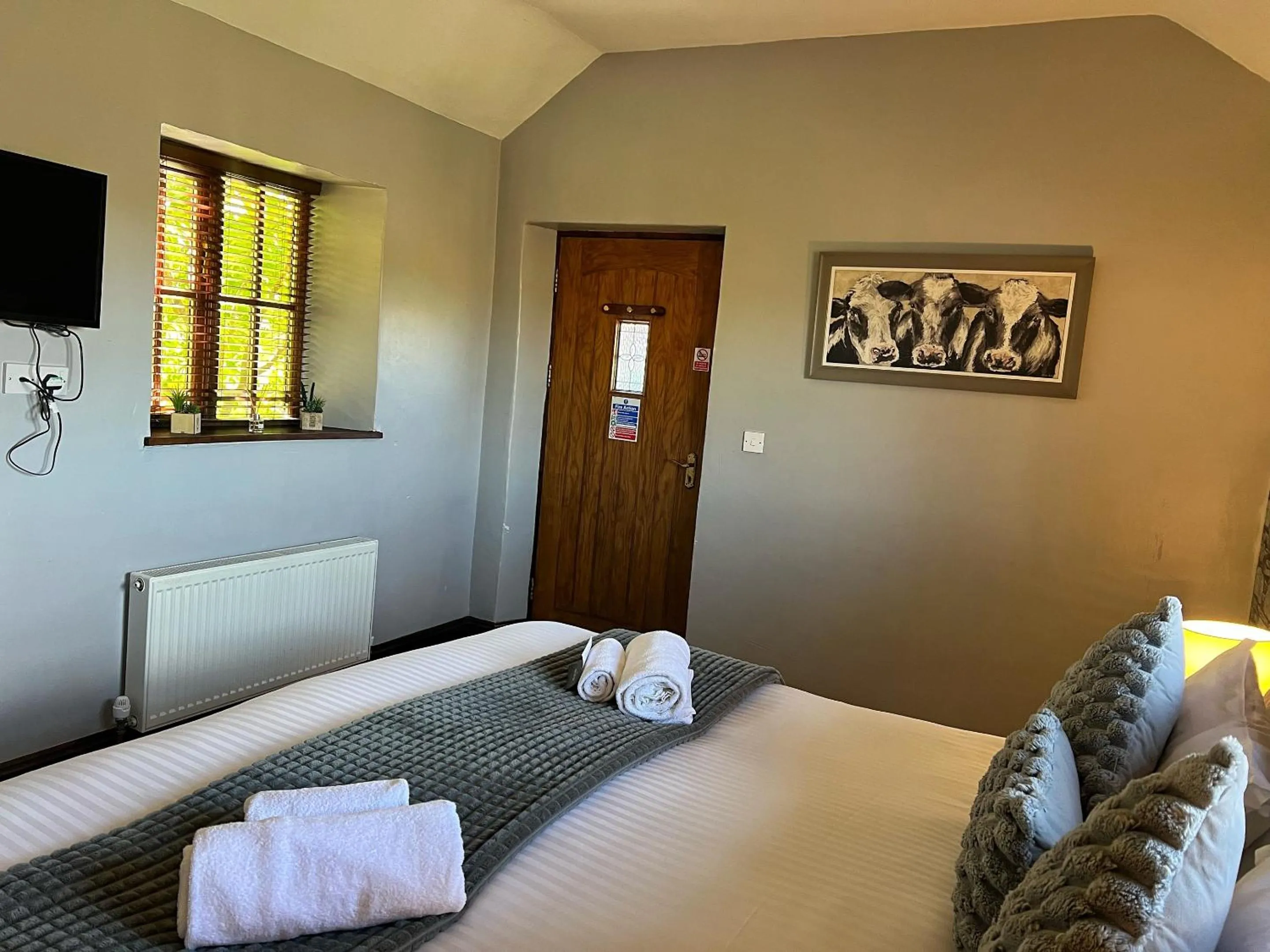 Bedroom, Bed in The Mary Tavy Inn