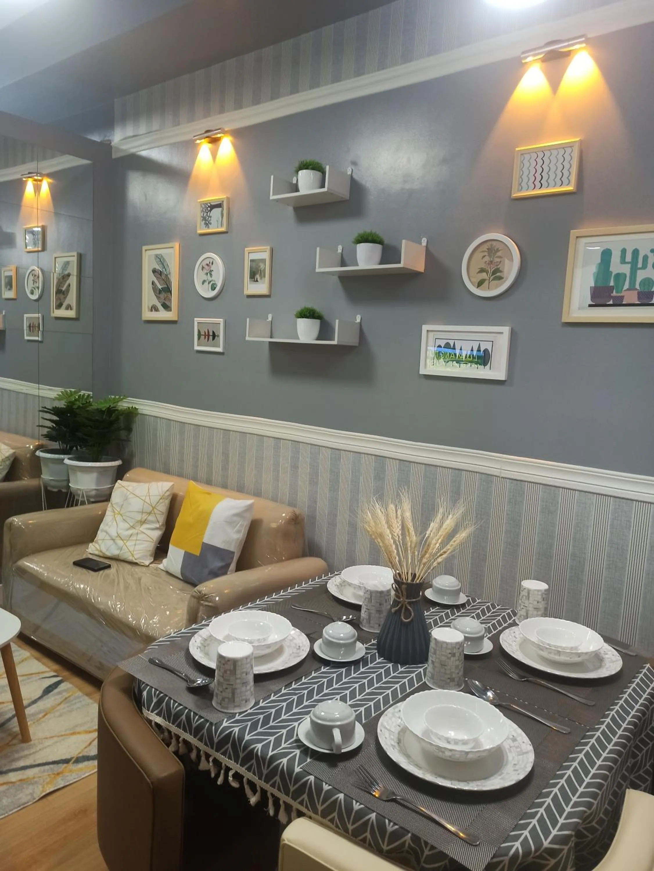 Dining area in 2-Bedroom CK's Corner Staycation Trees Residences