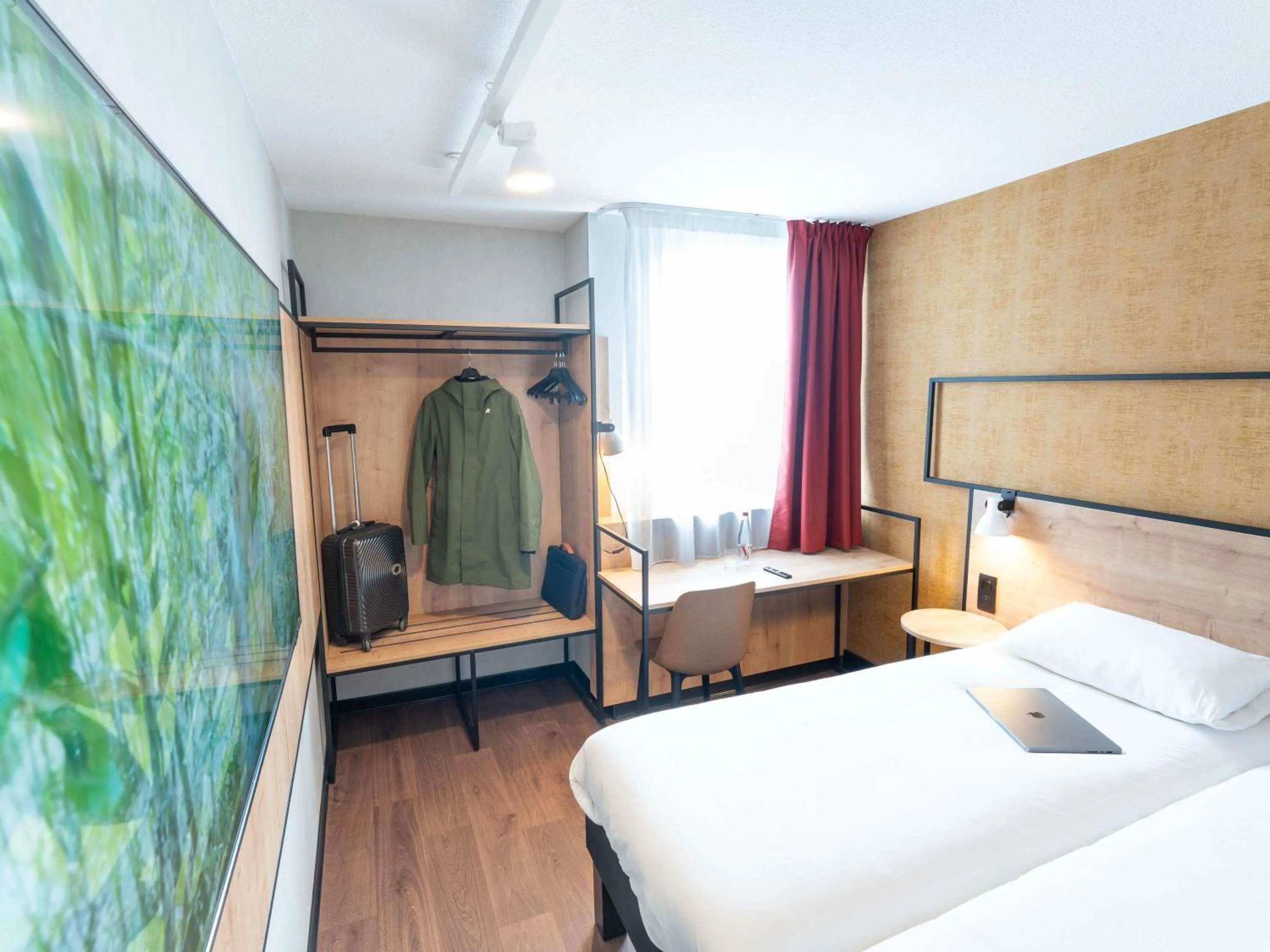 Bedroom, Bed in Ibis Orleans La Chapelle Saint Mesmin