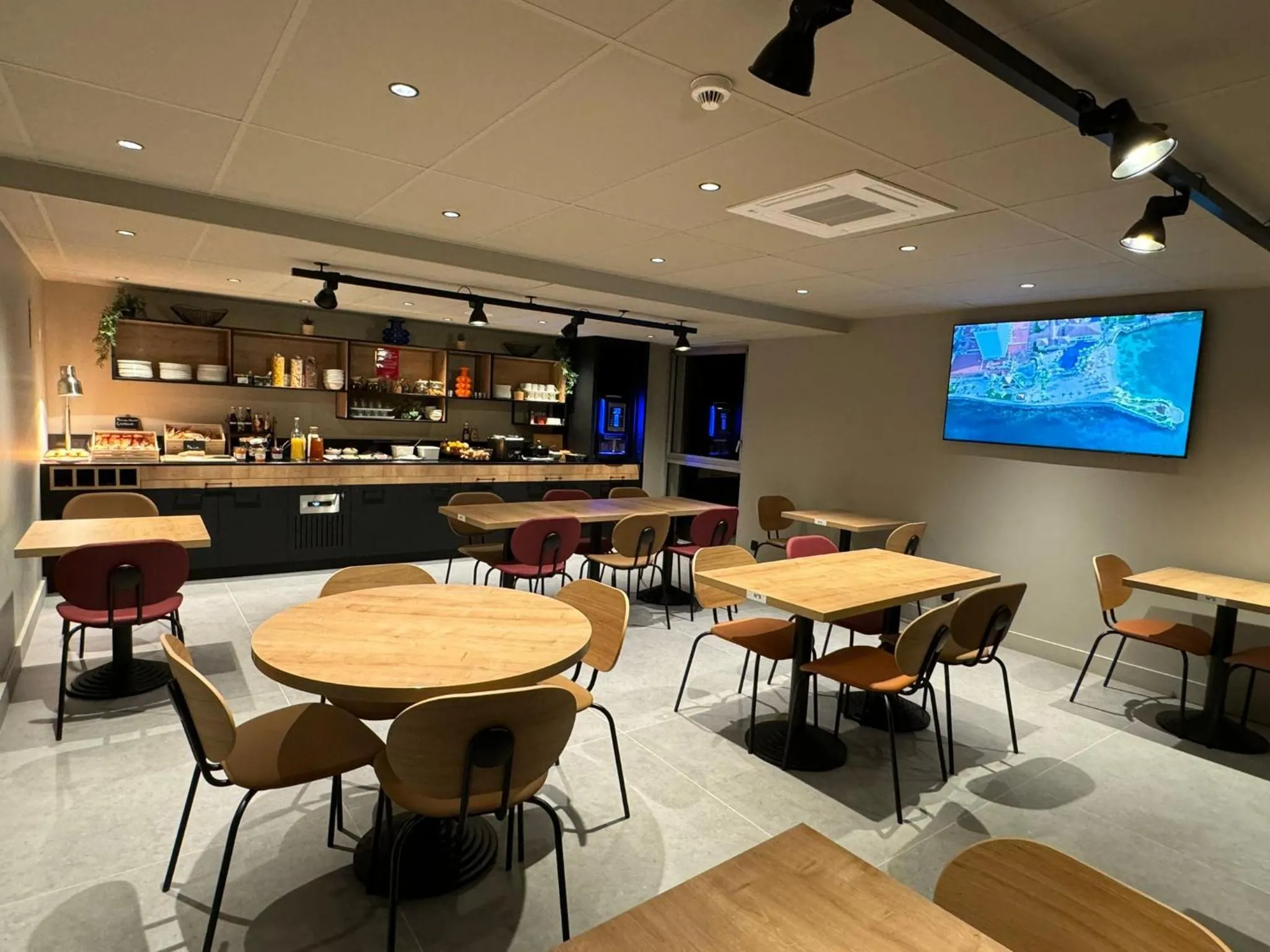 Restaurant/places to eat in Ibis Orleans La Chapelle Saint Mesmin