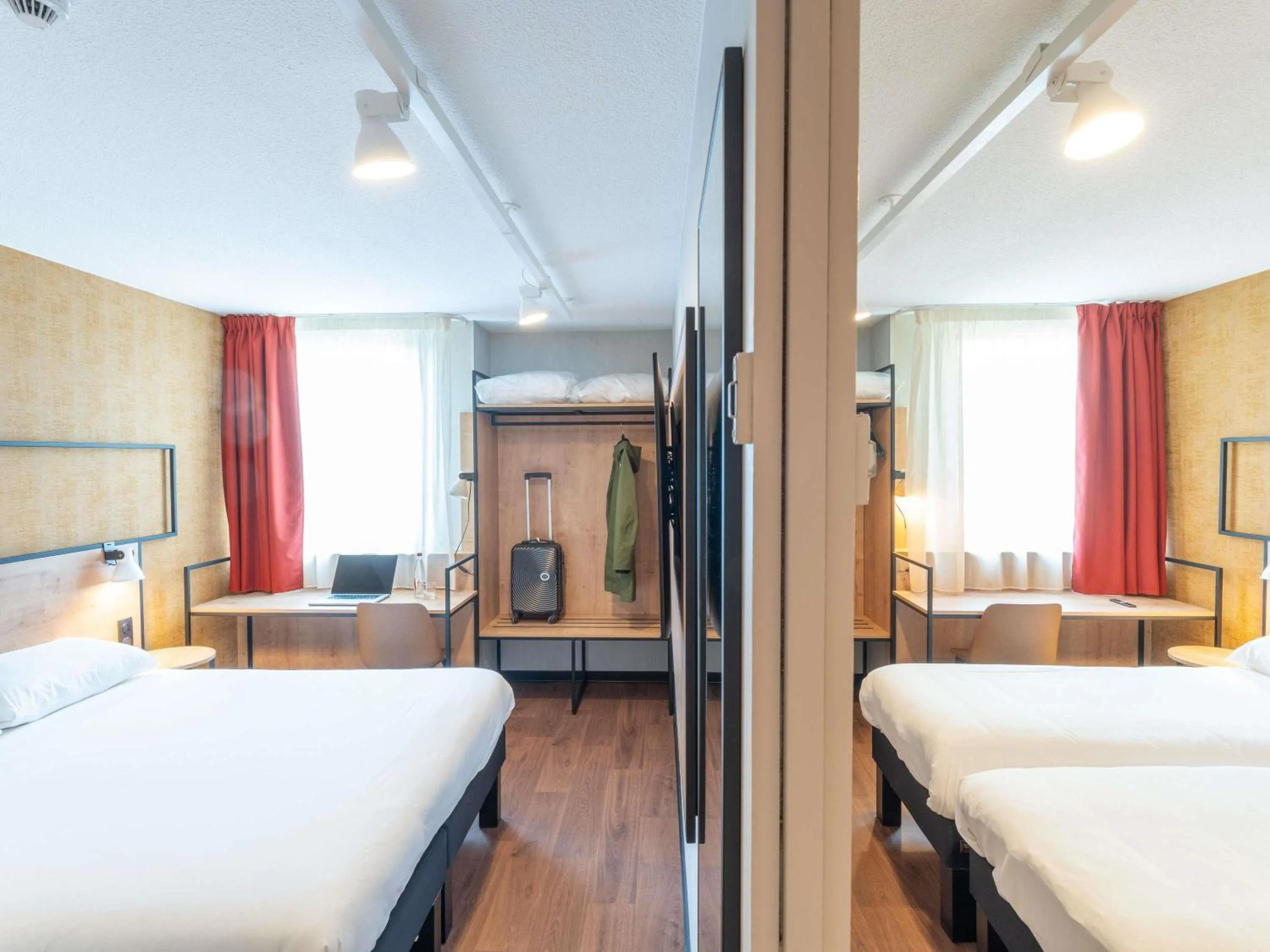 Bedroom, Bed in Ibis Orleans La Chapelle Saint Mesmin