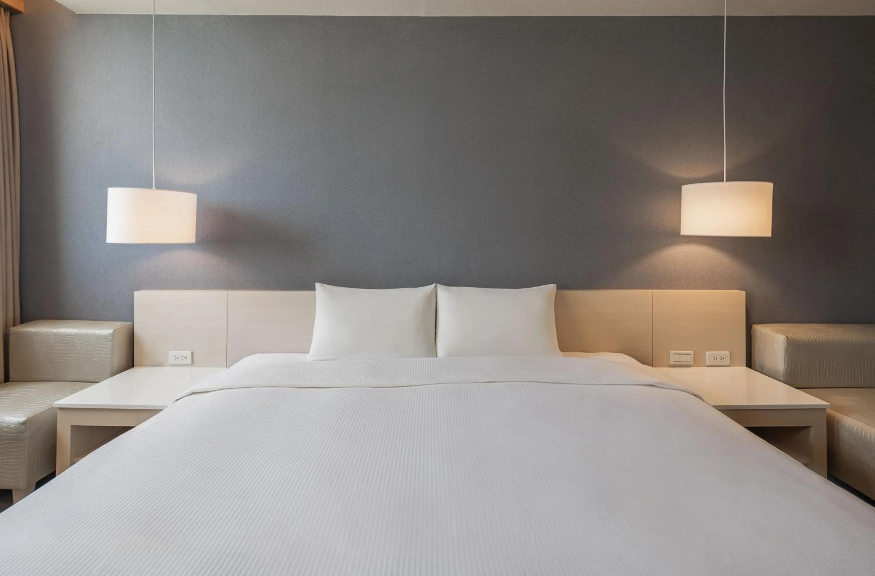 Bedroom, Bed in Kindness Hotel - Kaohsiung Guang Rong Pier