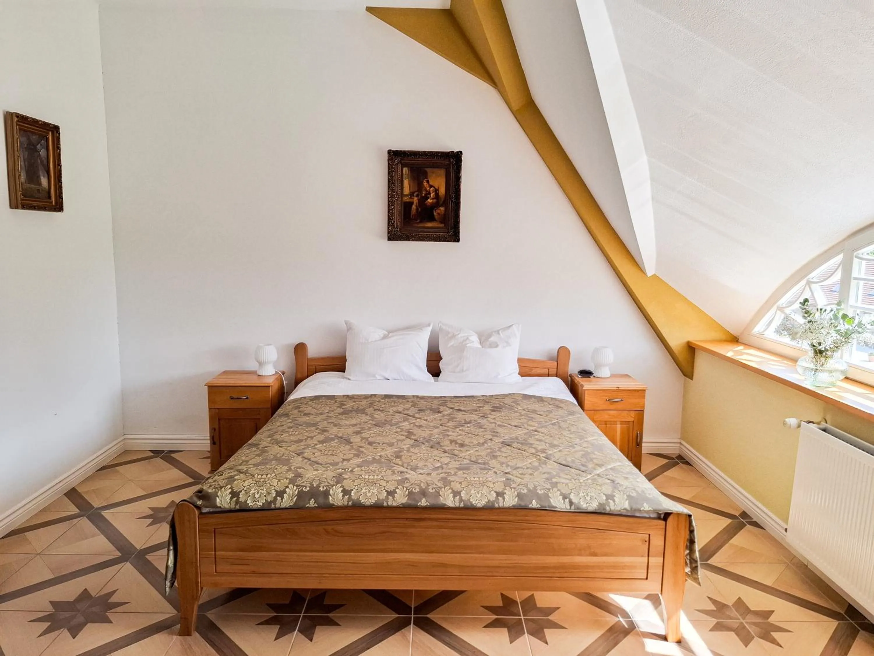 Bed in Pałac Bogaczów - noclegi - restauracja - przyjęcia