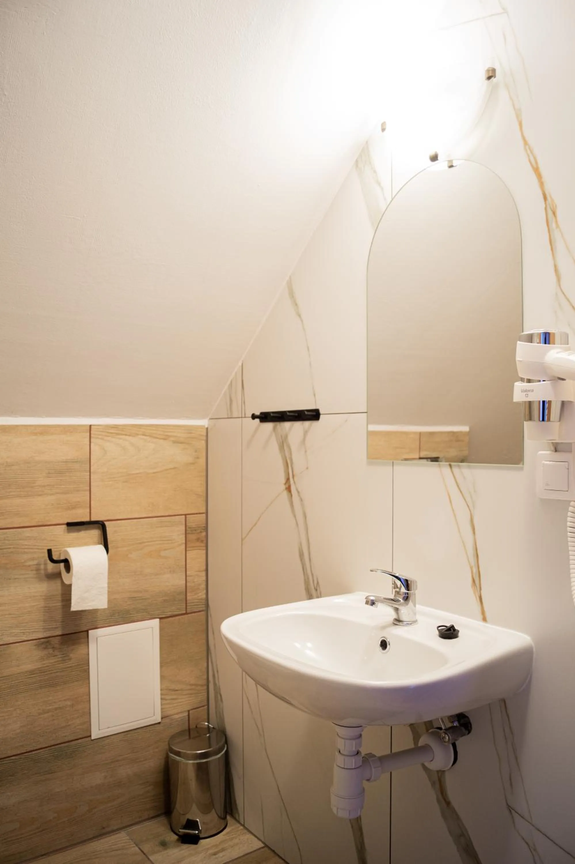 Shower in Pałac Bogaczów - noclegi - restauracja - przyjęcia