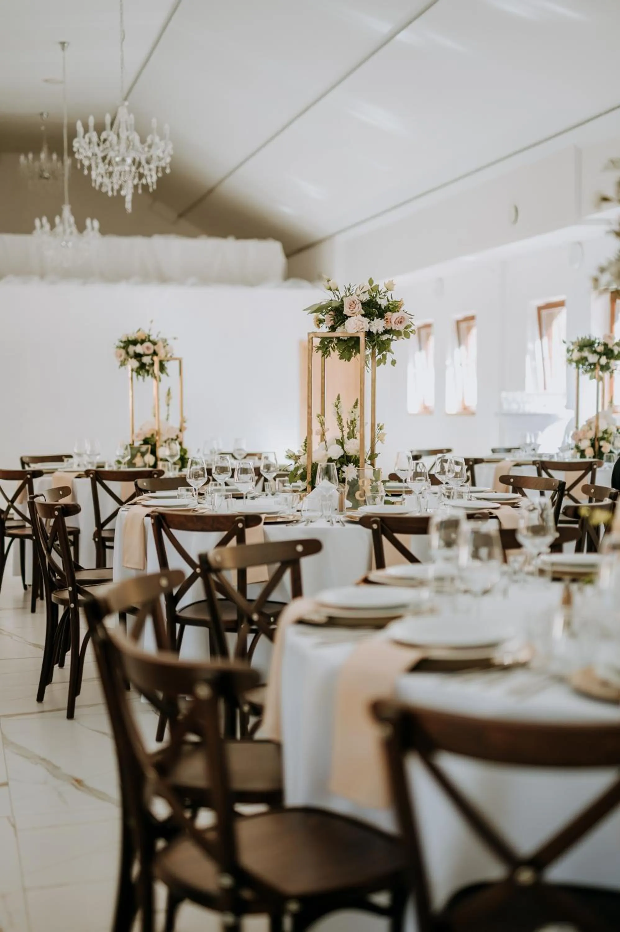 Pałac Bogaczów - noclegi - restauracja - przyjęcia