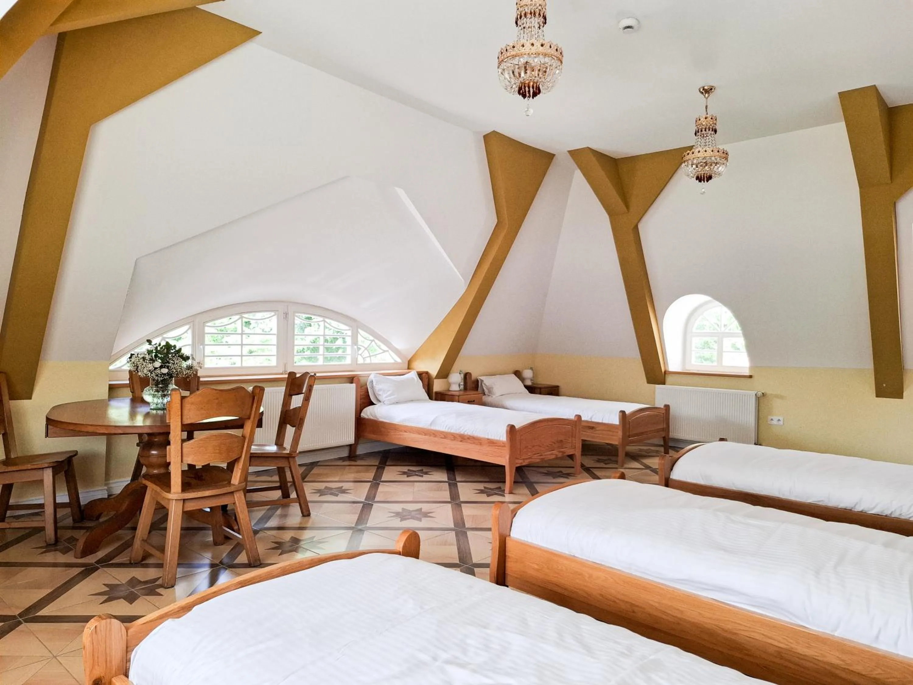 Bed in Pałac Bogaczów - noclegi - restauracja - przyjęcia