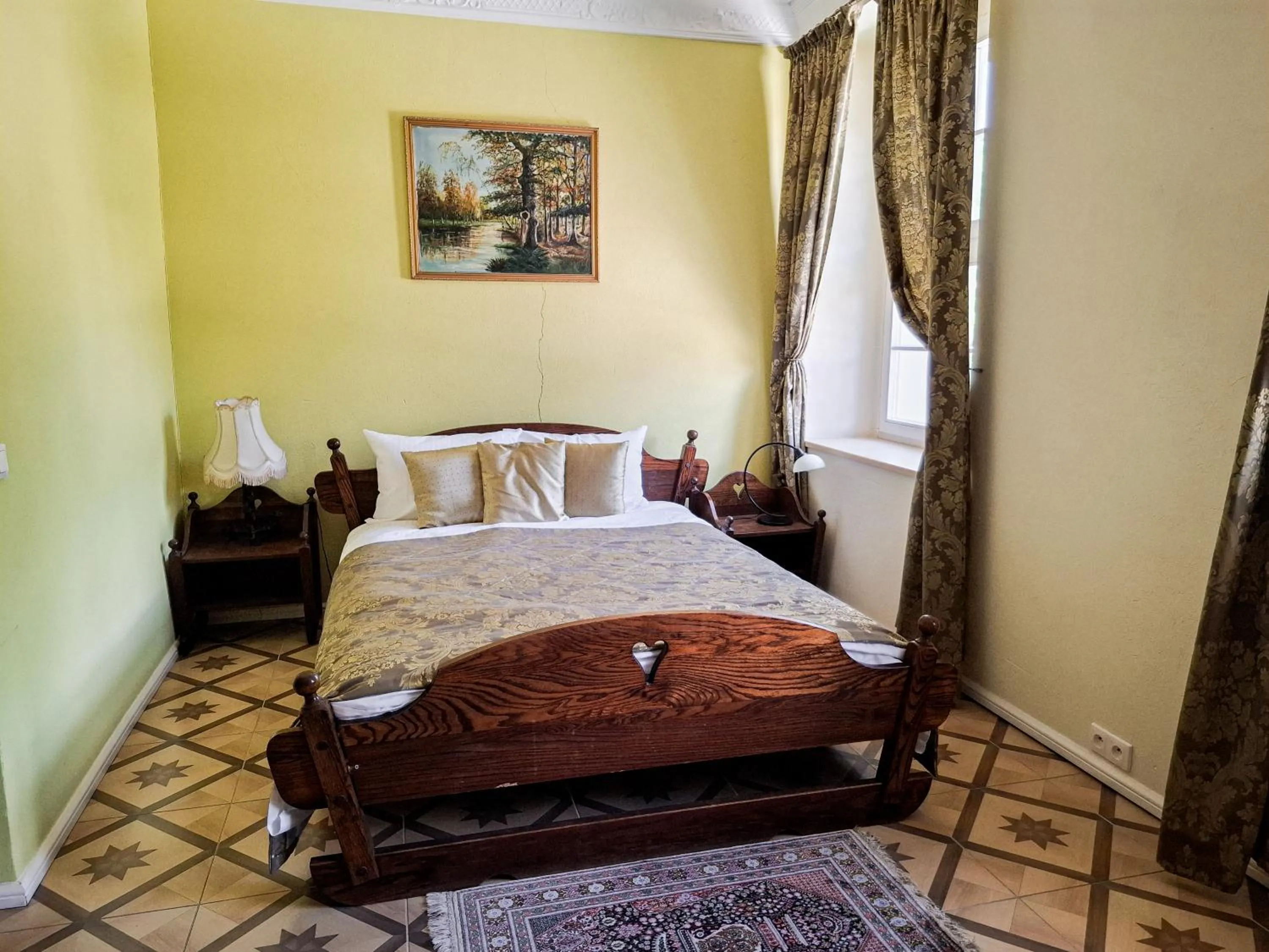 Bed in Pałac Bogaczów - noclegi - restauracja - przyjęcia