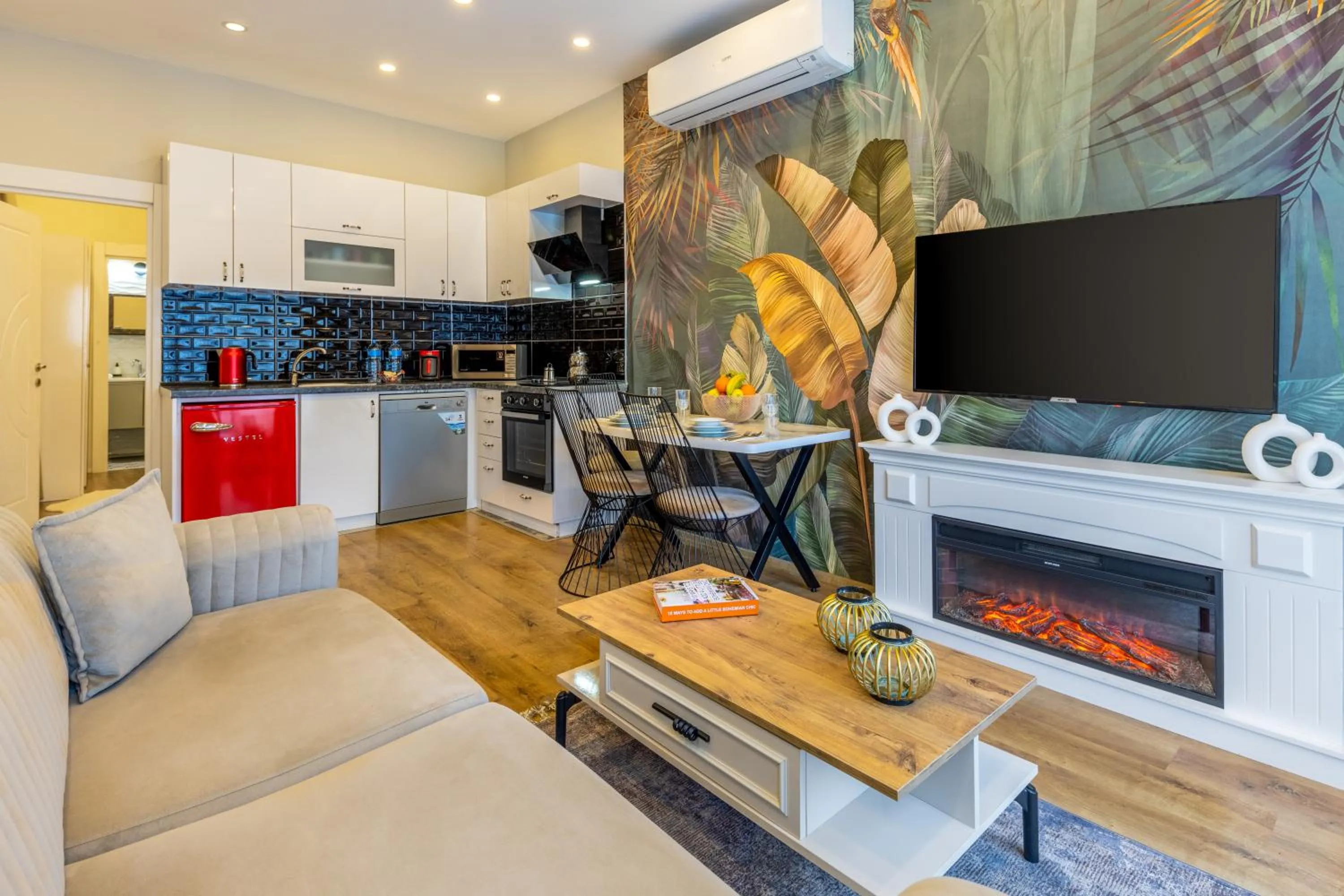 TV and multimedia in BayMari Suites Plus Florya