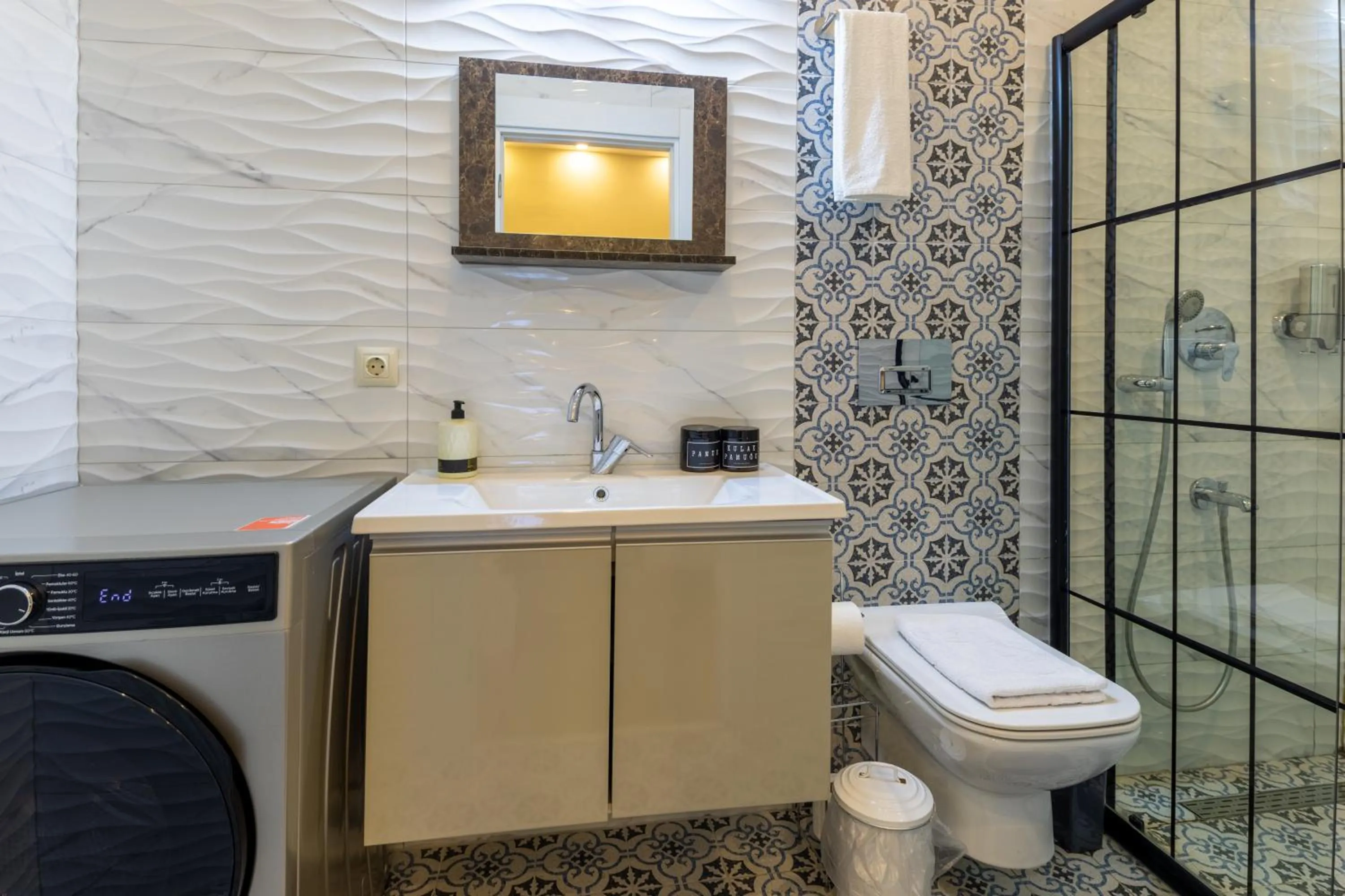 Shower in BayMari Suites Plus Florya