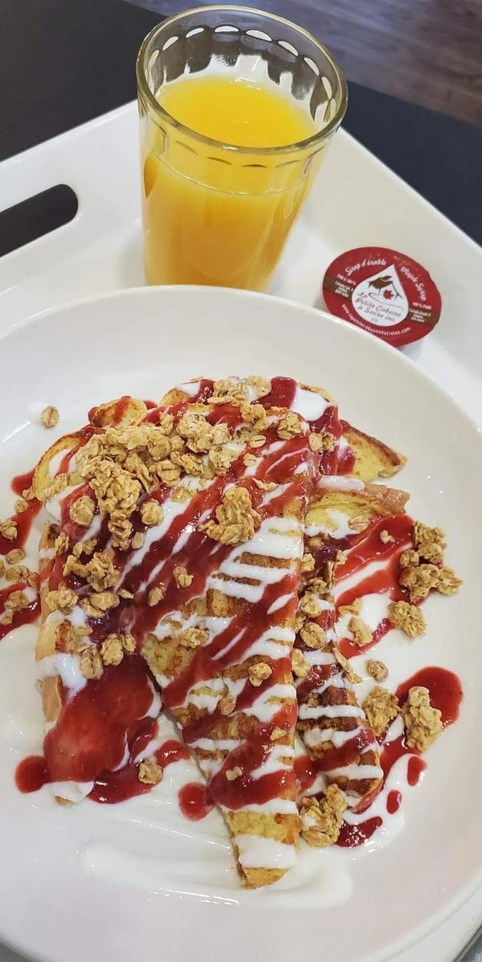 Breakfast in Le 900 Tremblant Inn Café and Bistro