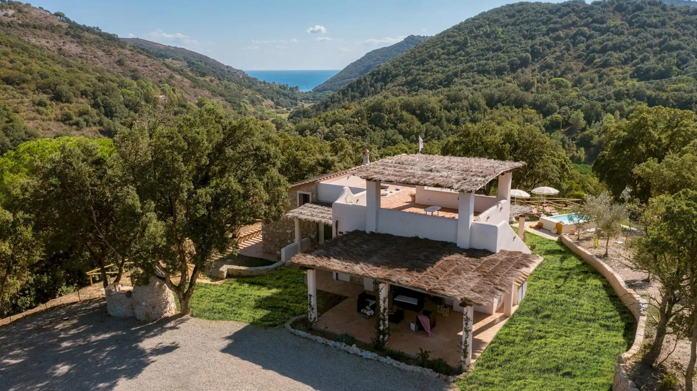 Property building in Villa Zaca 6, Emma Villas