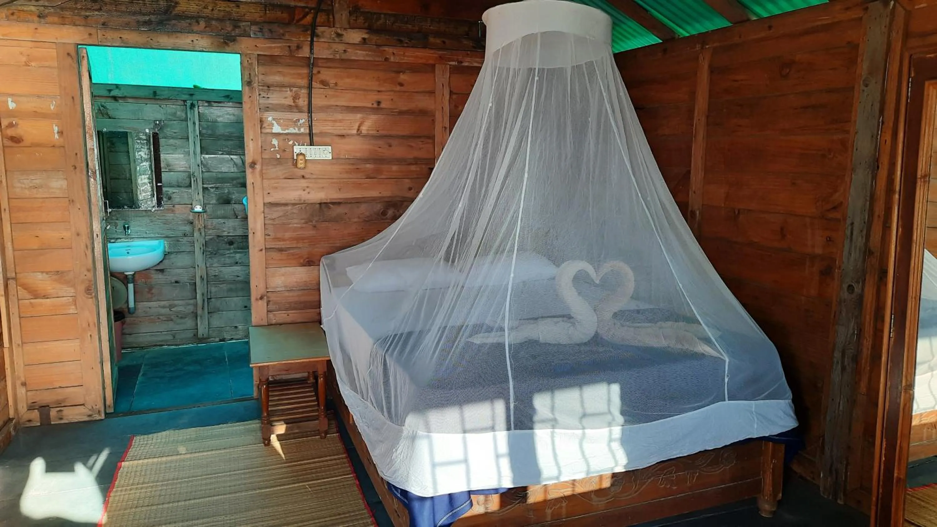 Photo of the whole room, Bed in Saxony Beach Huts