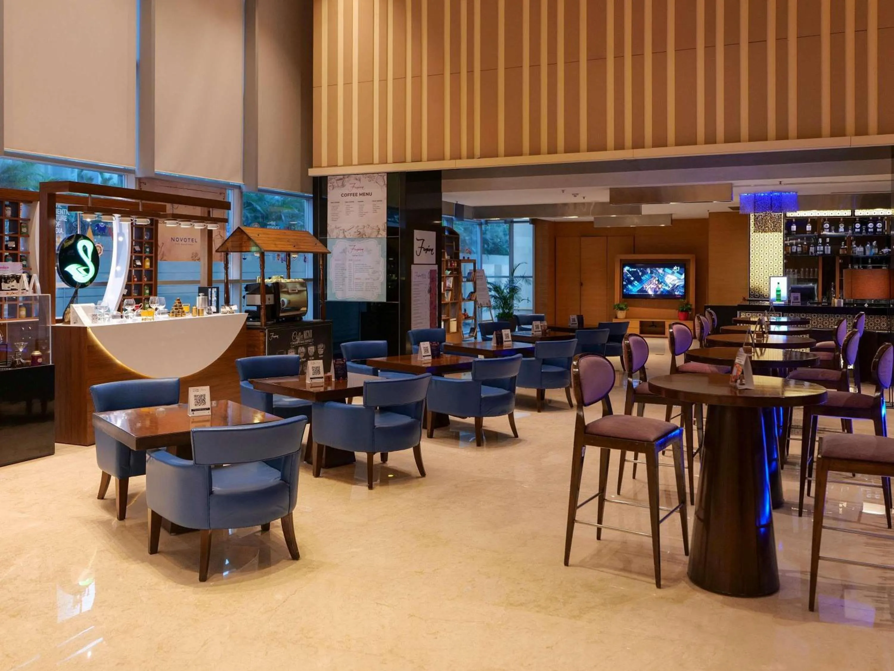 Restaurant/places to eat in Novotel Pune Viman Nagar Road