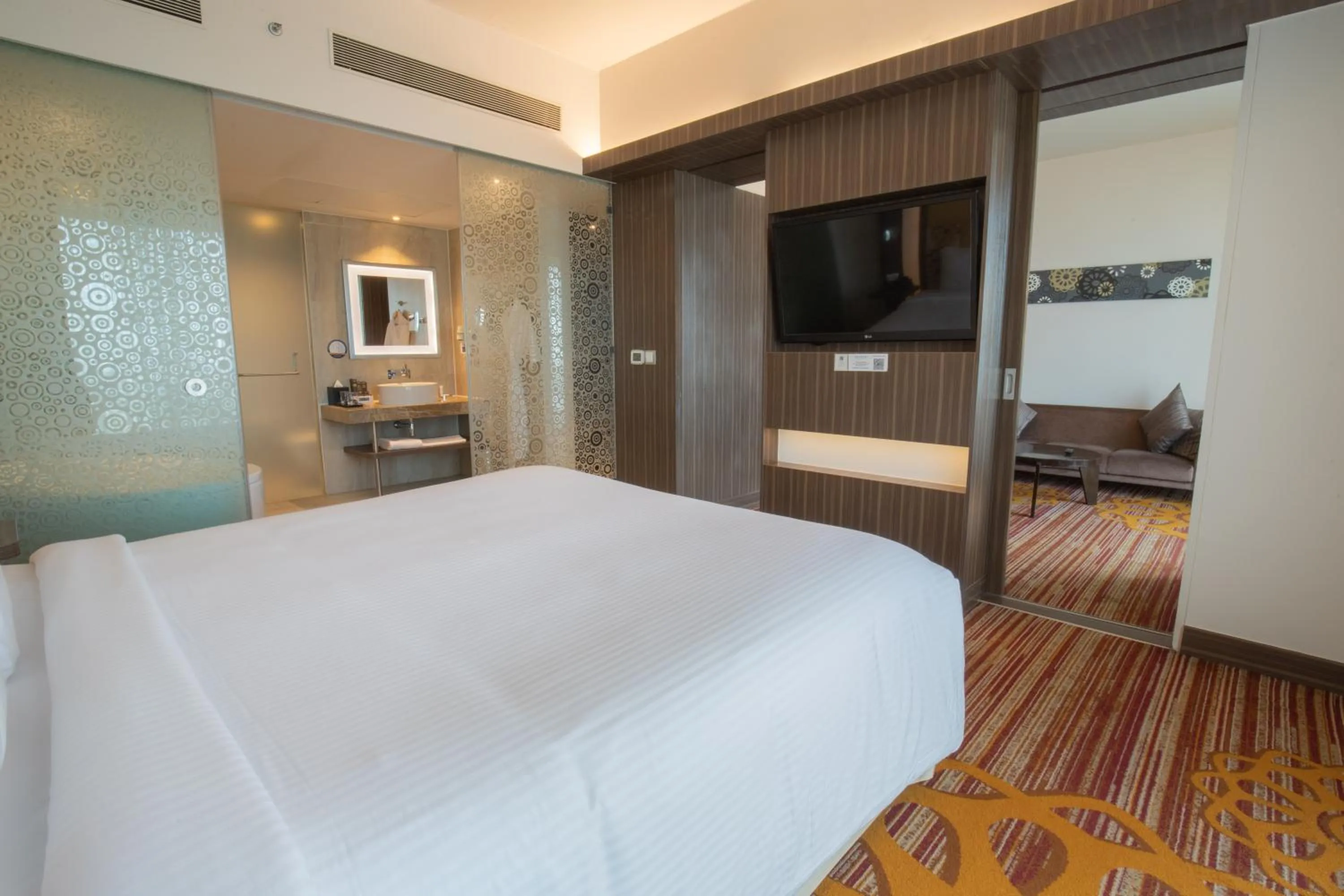 Bedroom, Bed in Novotel Pune Viman Nagar Road
