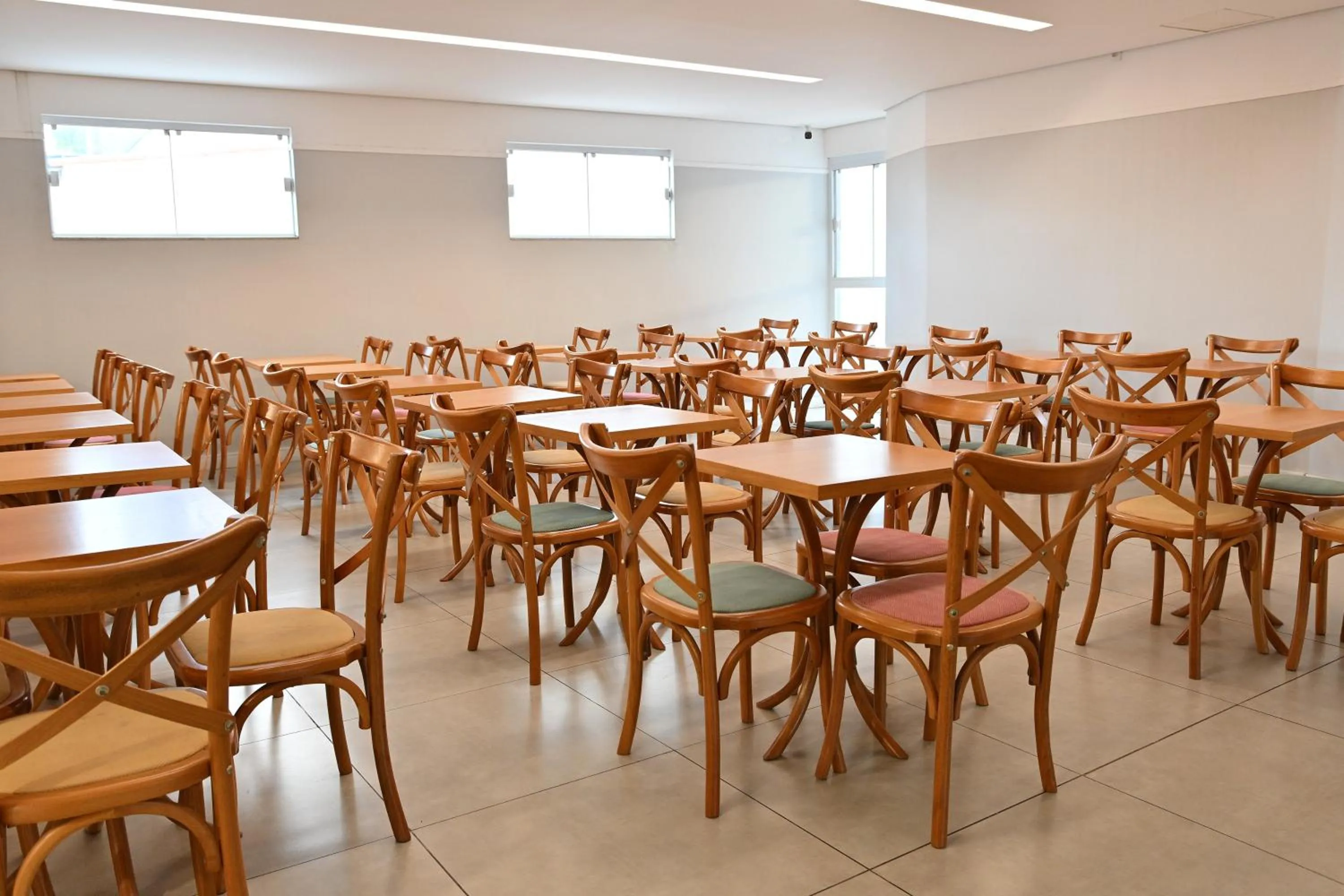 Restaurant/places to eat in Hotel PrimeInn