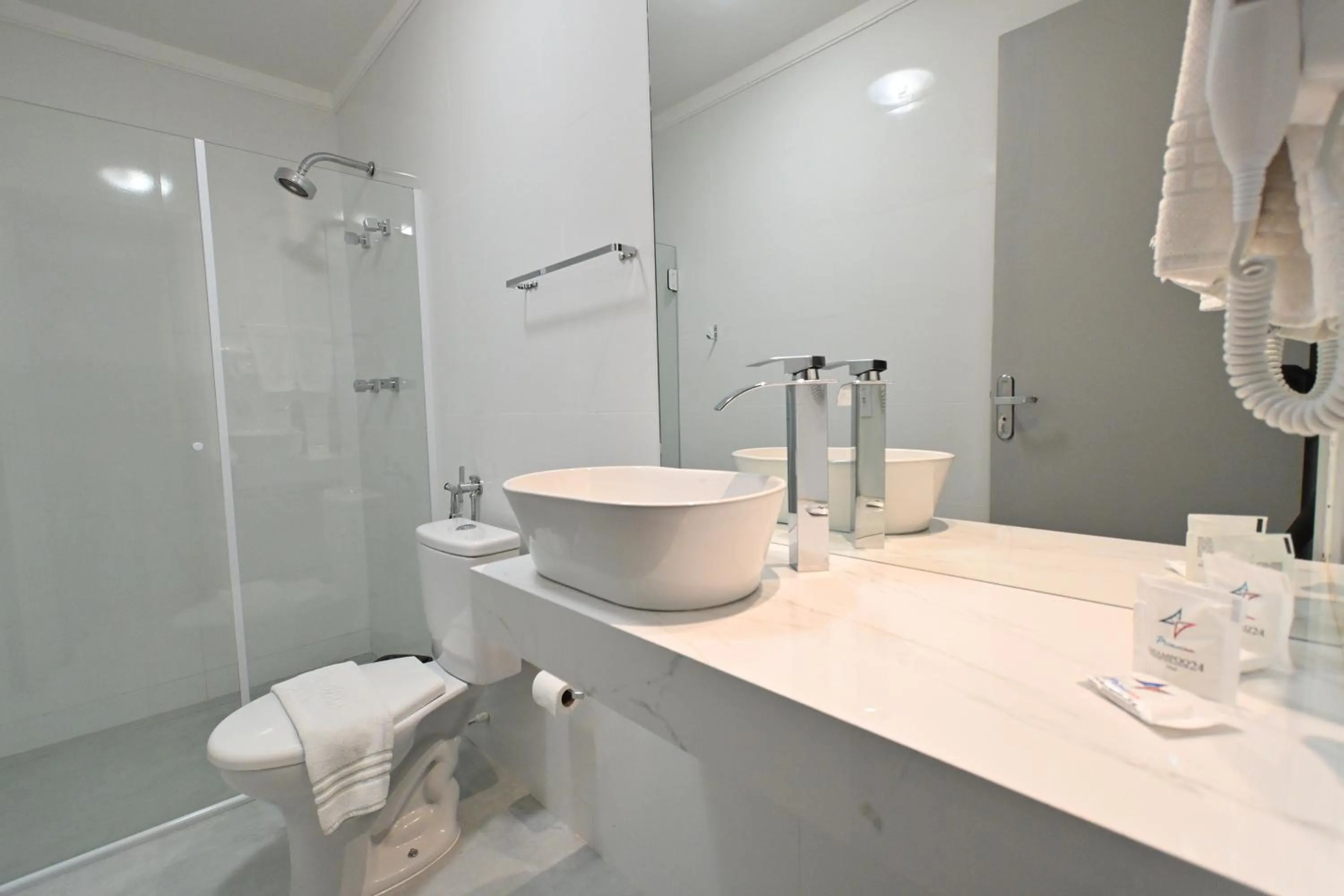 Shower in Hotel PrimeInn