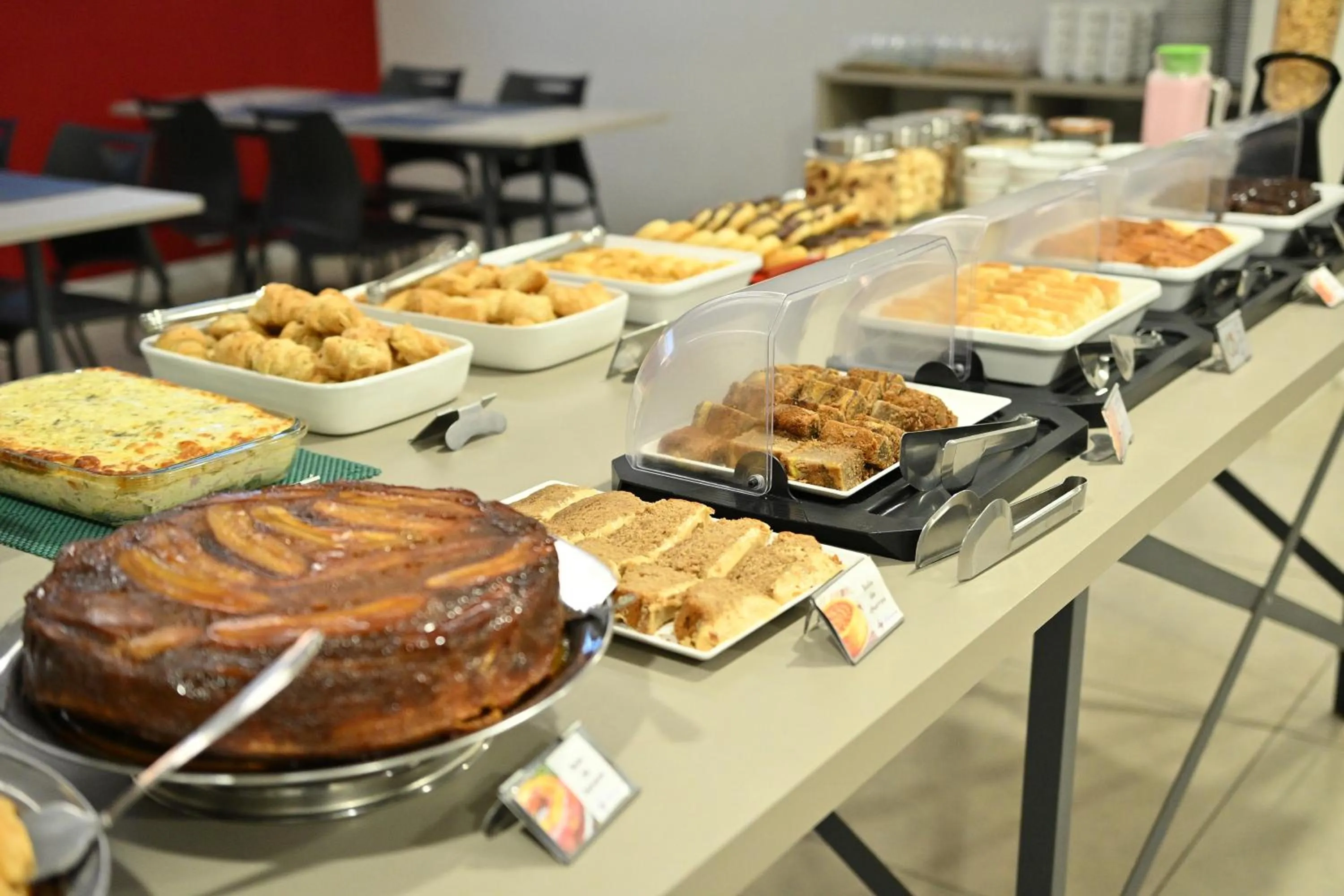 Food and drinks in Hotel PrimeInn