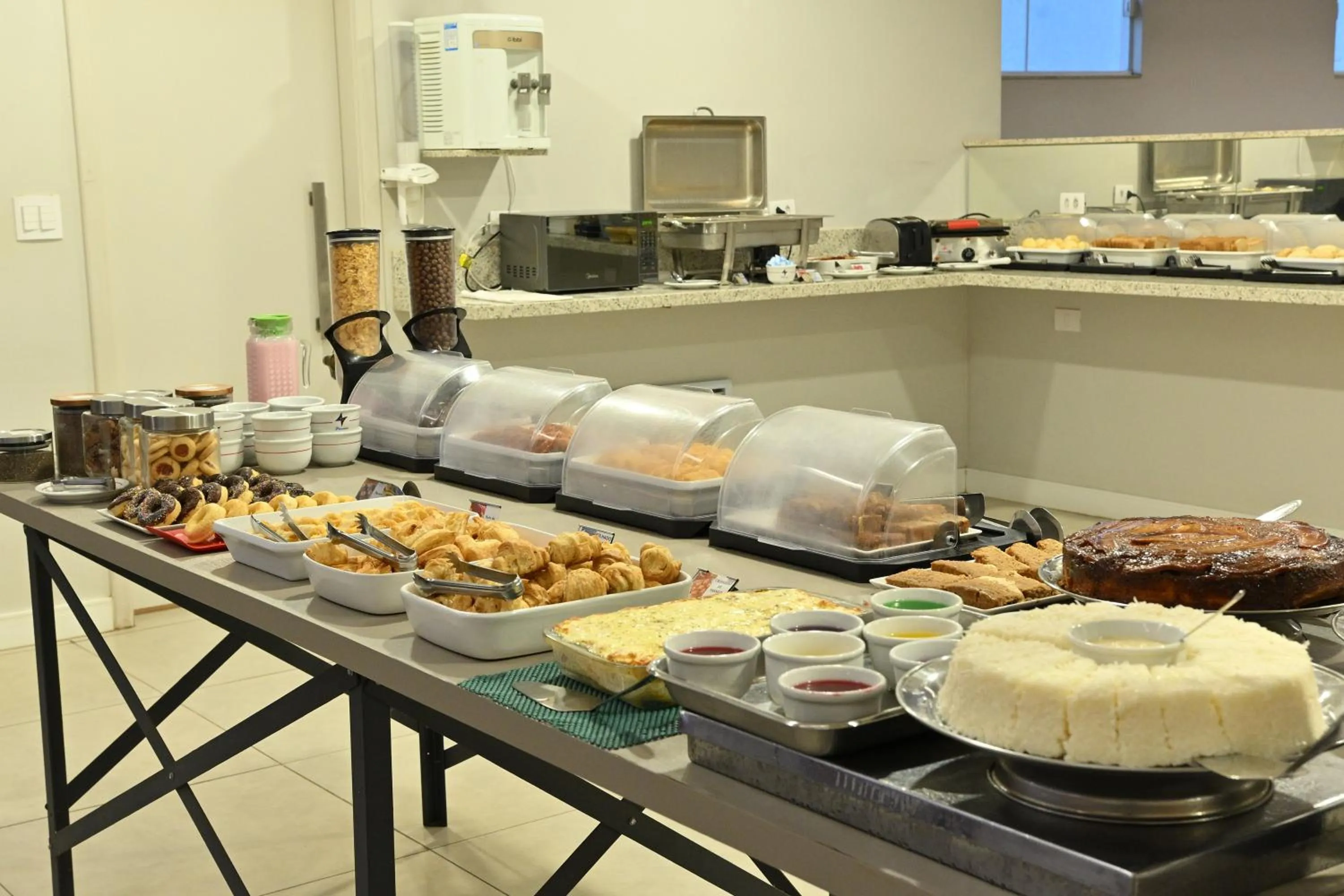 Kitchen or kitchenette in Hotel PrimeInn