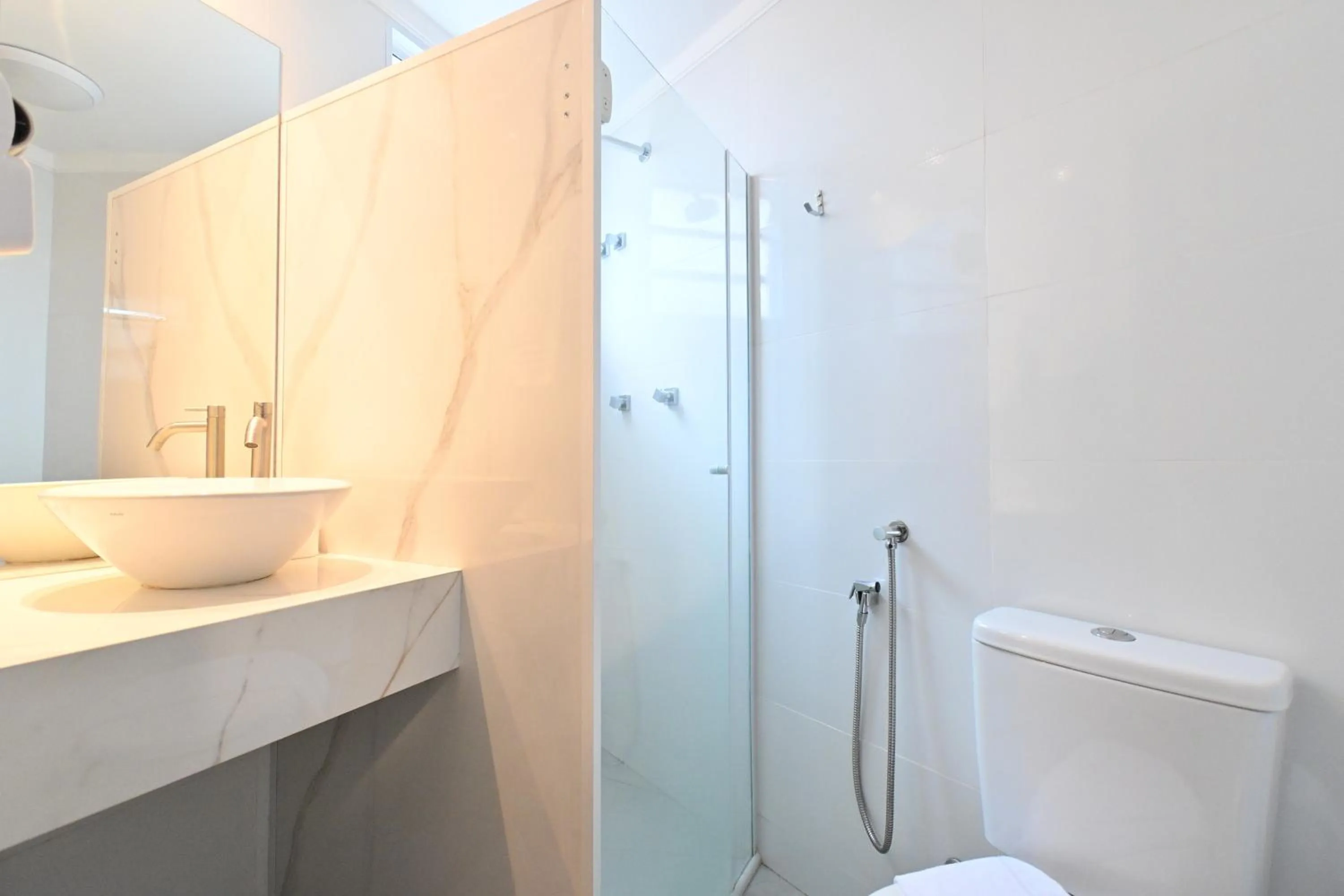 Shower in Hotel PrimeInn