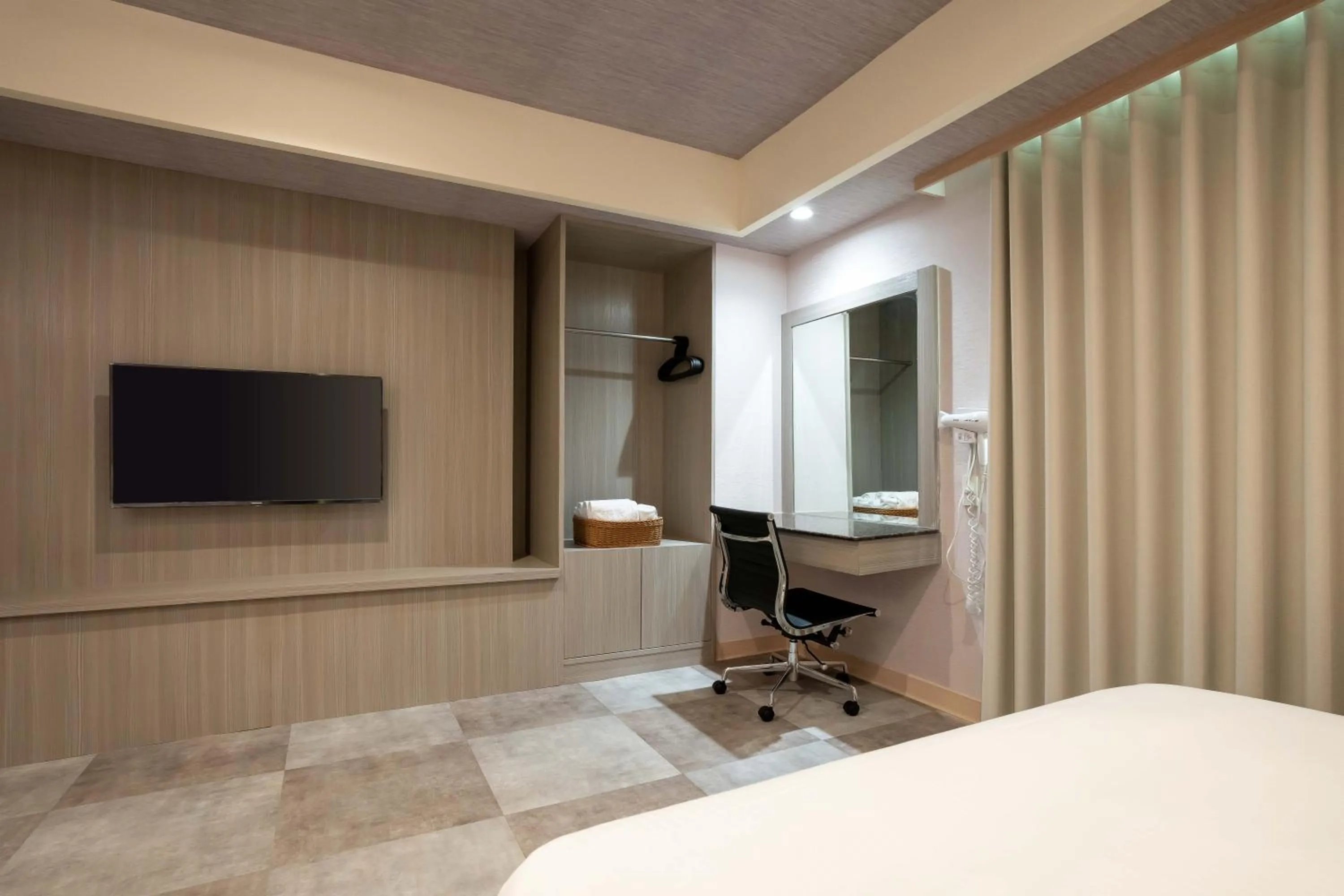 Bed in The Cloud Hotel