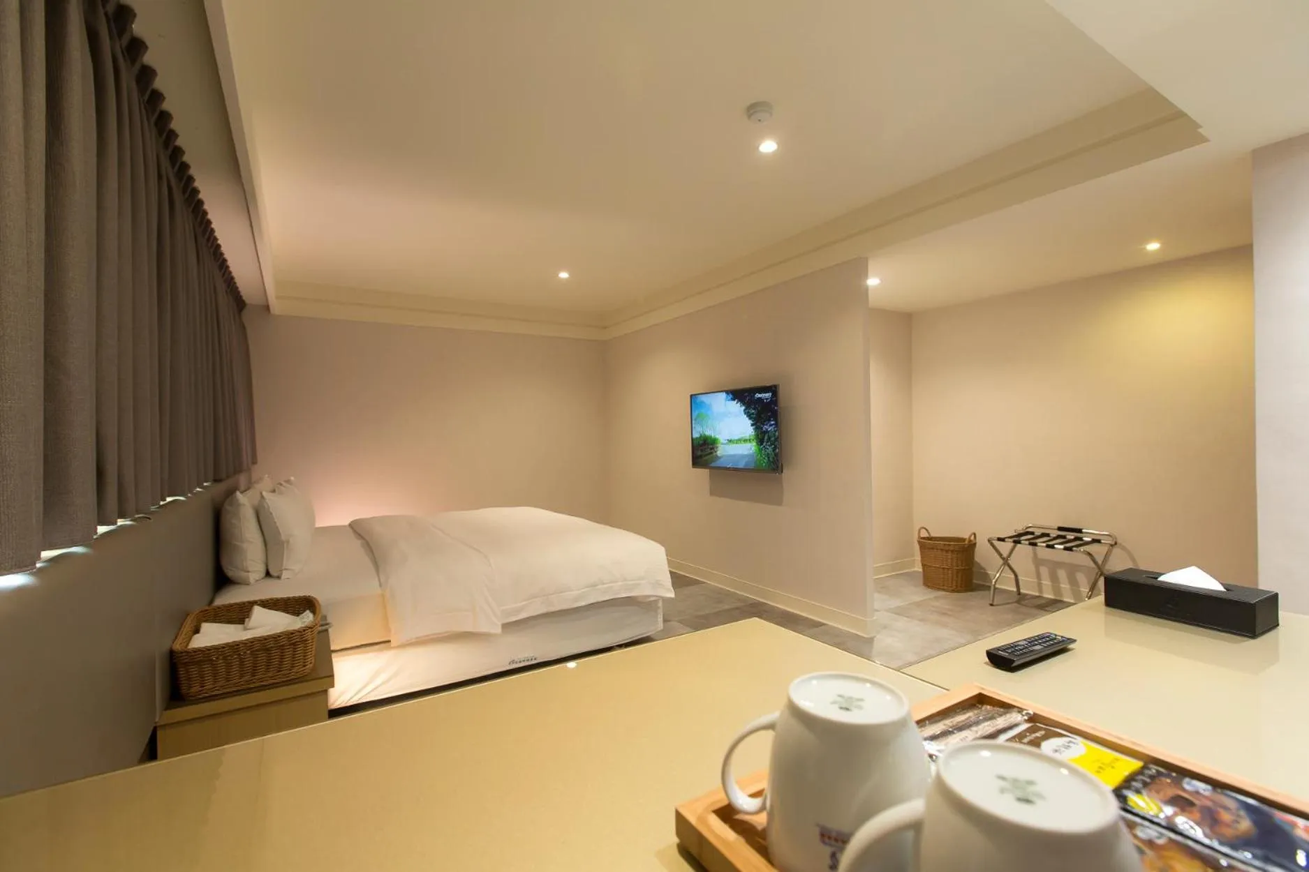 Coffee/tea facilities, Bed in The Cloud Hotel