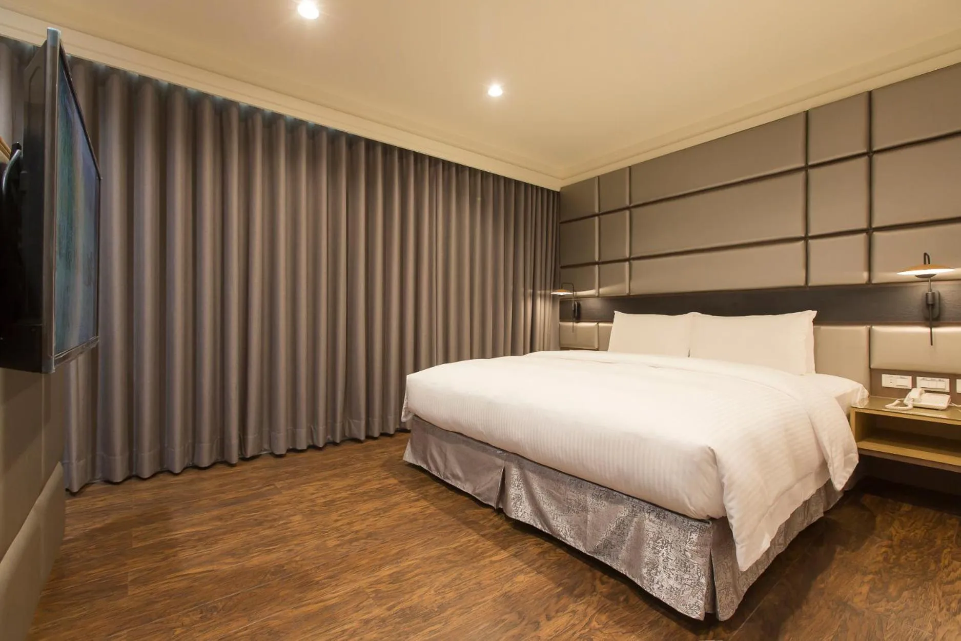 Bed in The Cloud Hotel