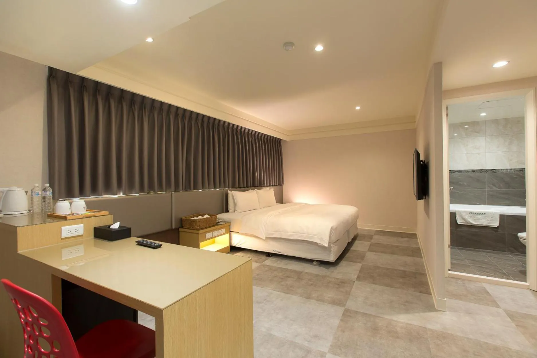 Photo of the whole room, Bed in The Cloud Hotel