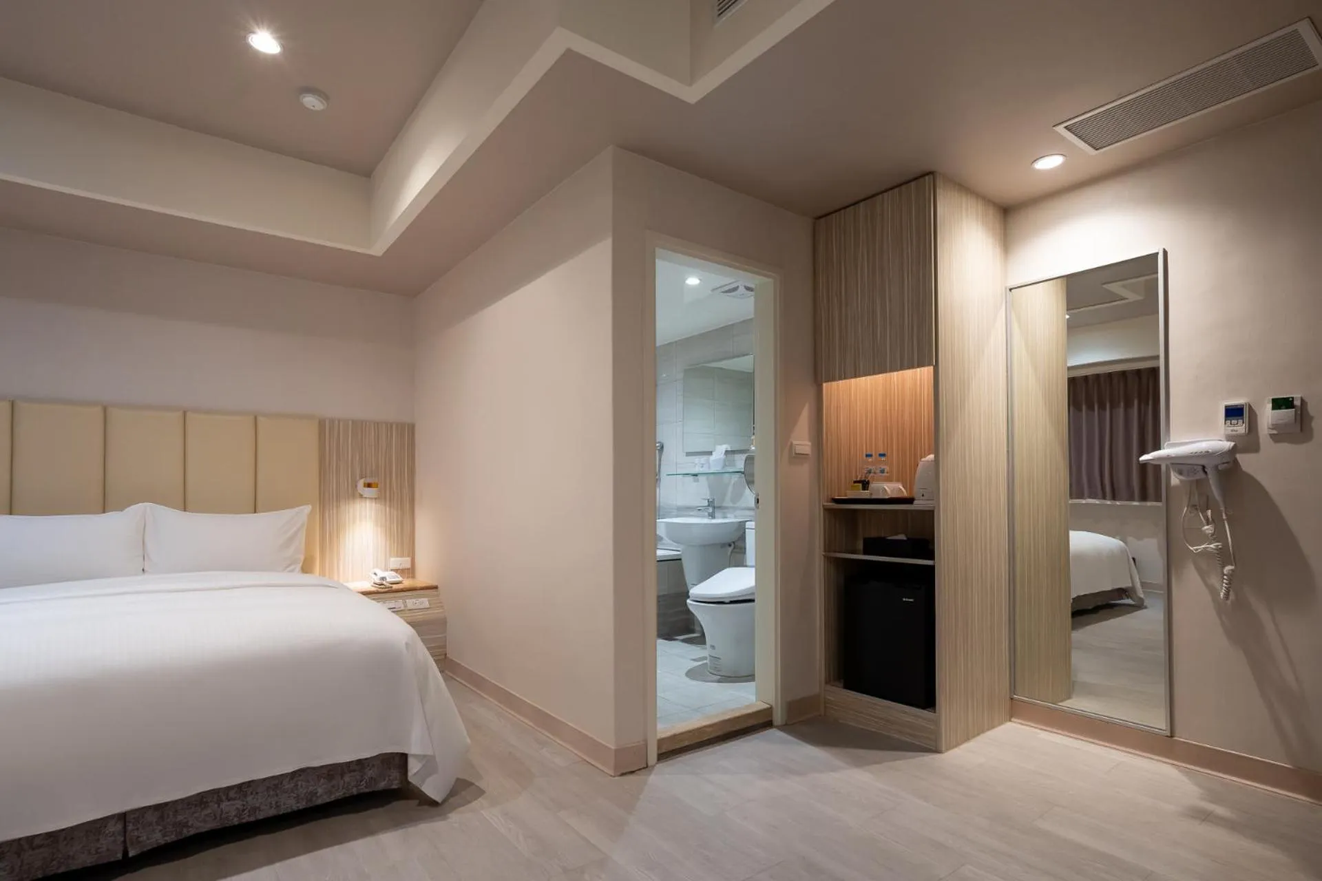 Bed in The Cloud Hotel