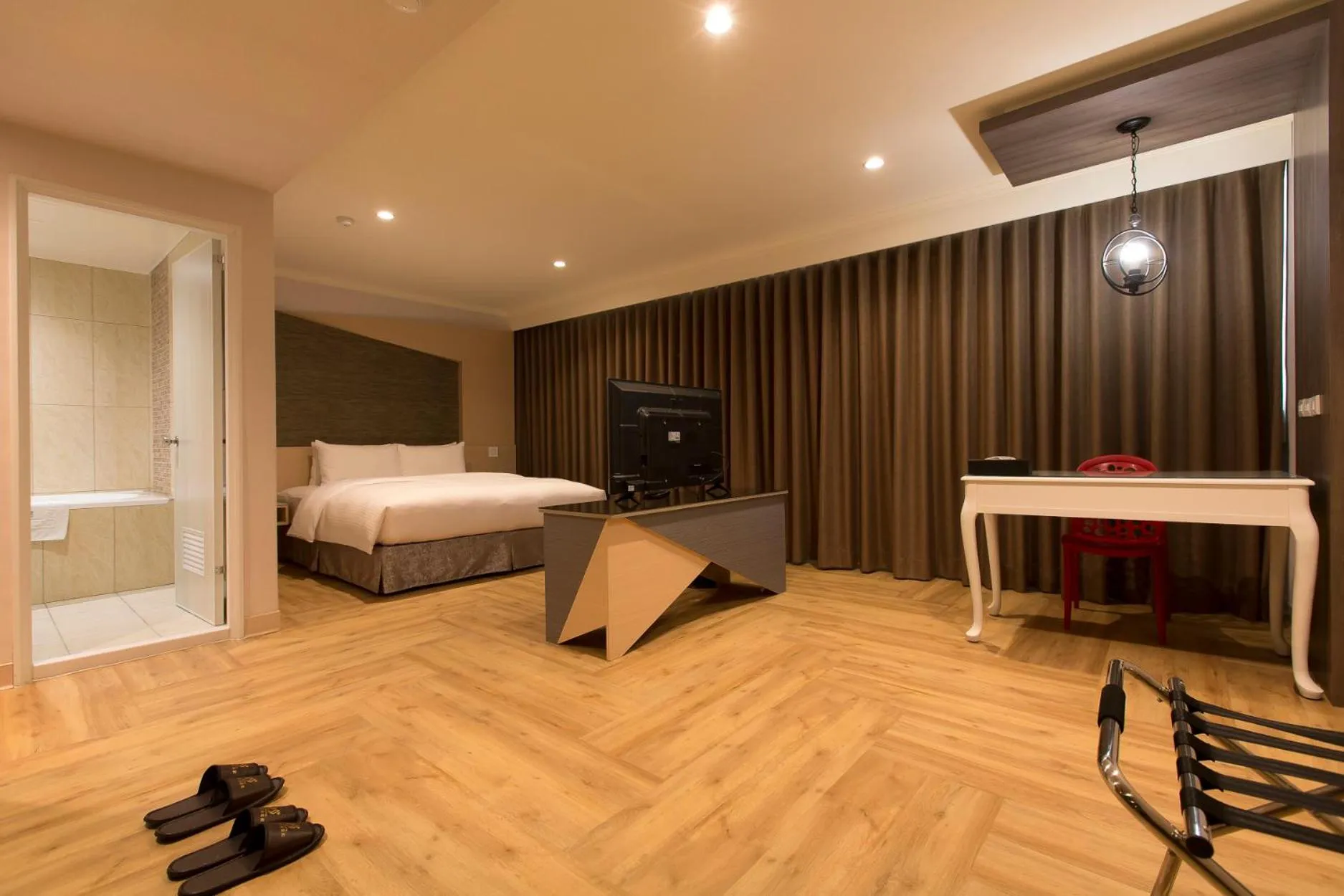Photo of the whole room, Bed in The Cloud Hotel