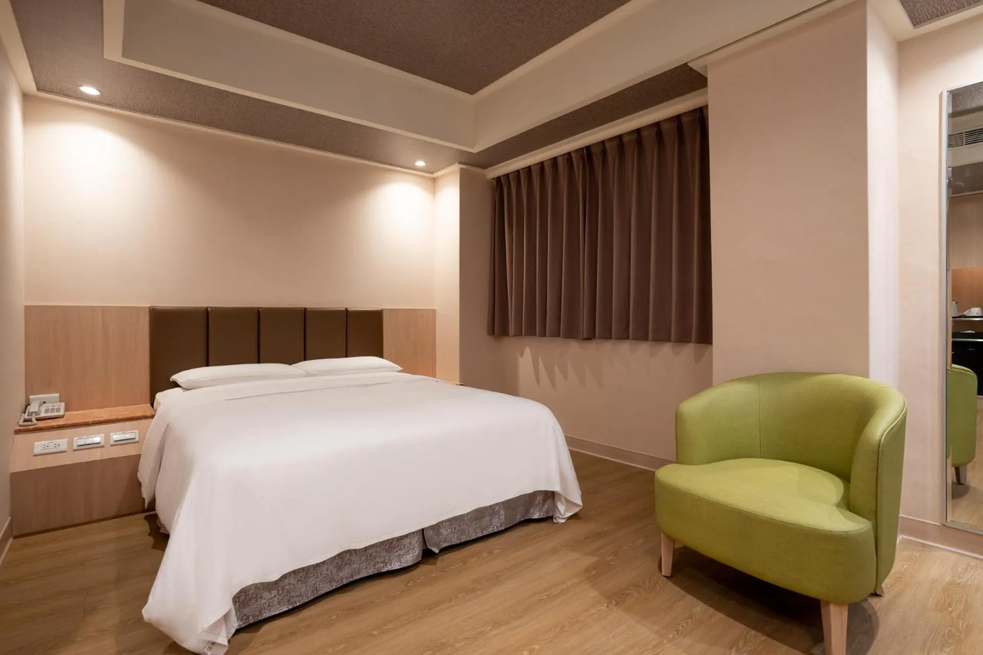 Bed in The Cloud Hotel