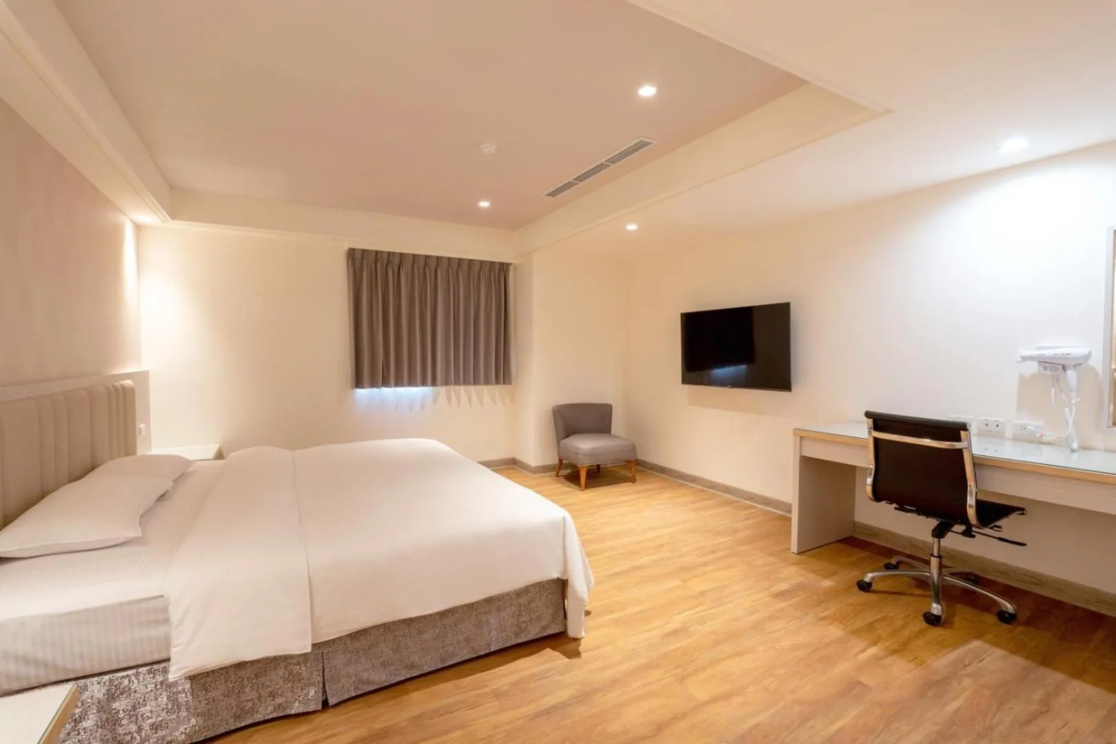 Bed in The Cloud Hotel