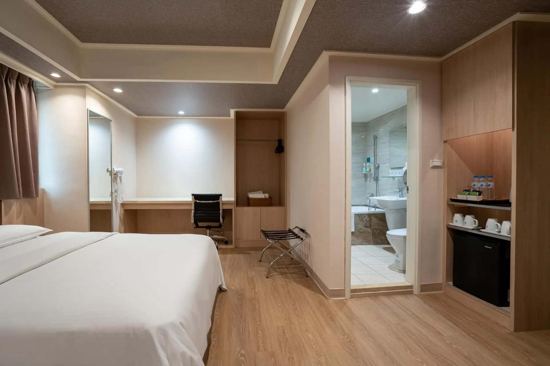 Bed in The Cloud Hotel