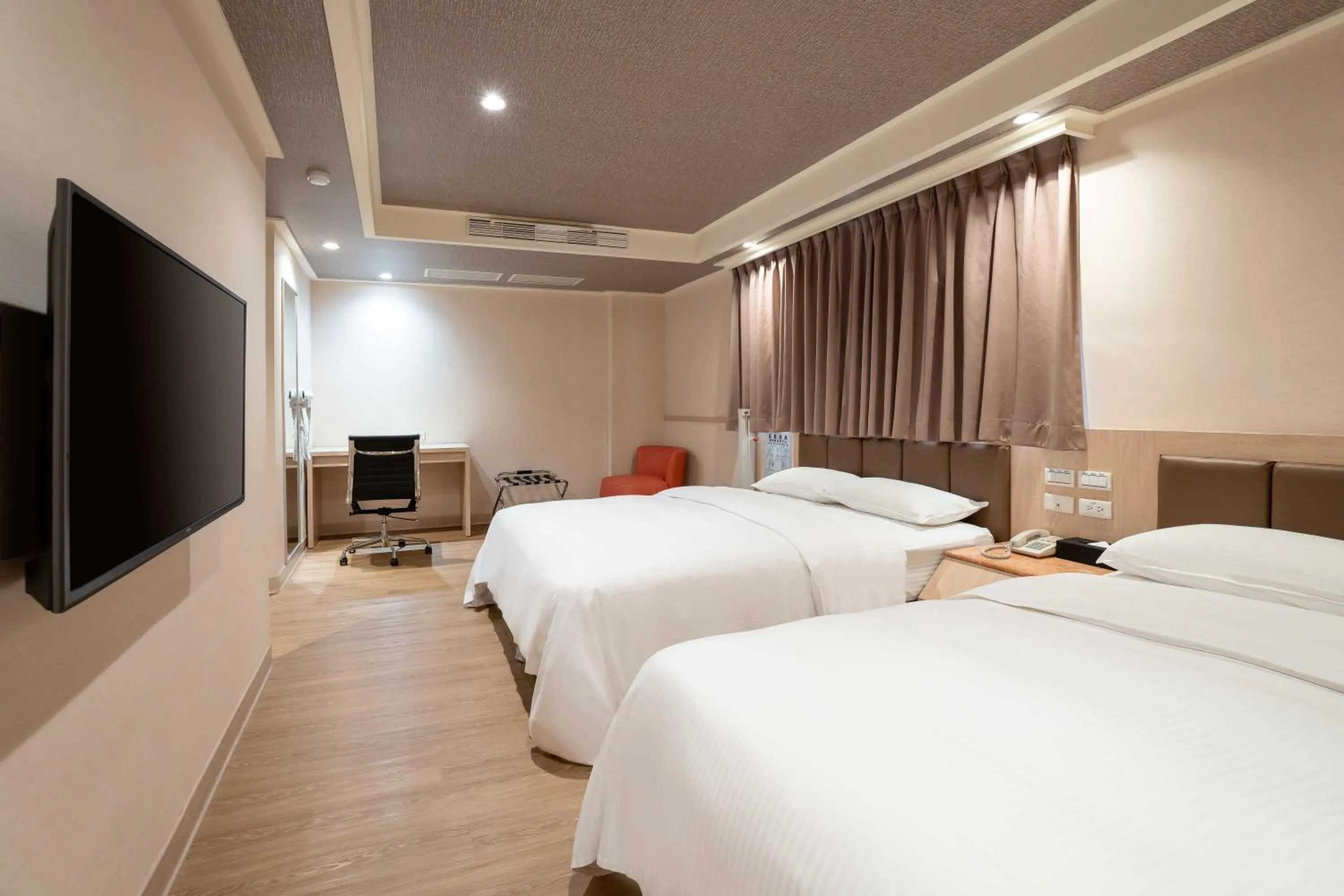 Bed in The Cloud Hotel